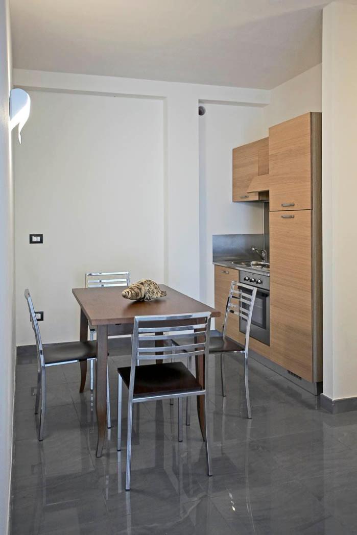  One-Bedroom Apartment (2 Adults) photo 2
