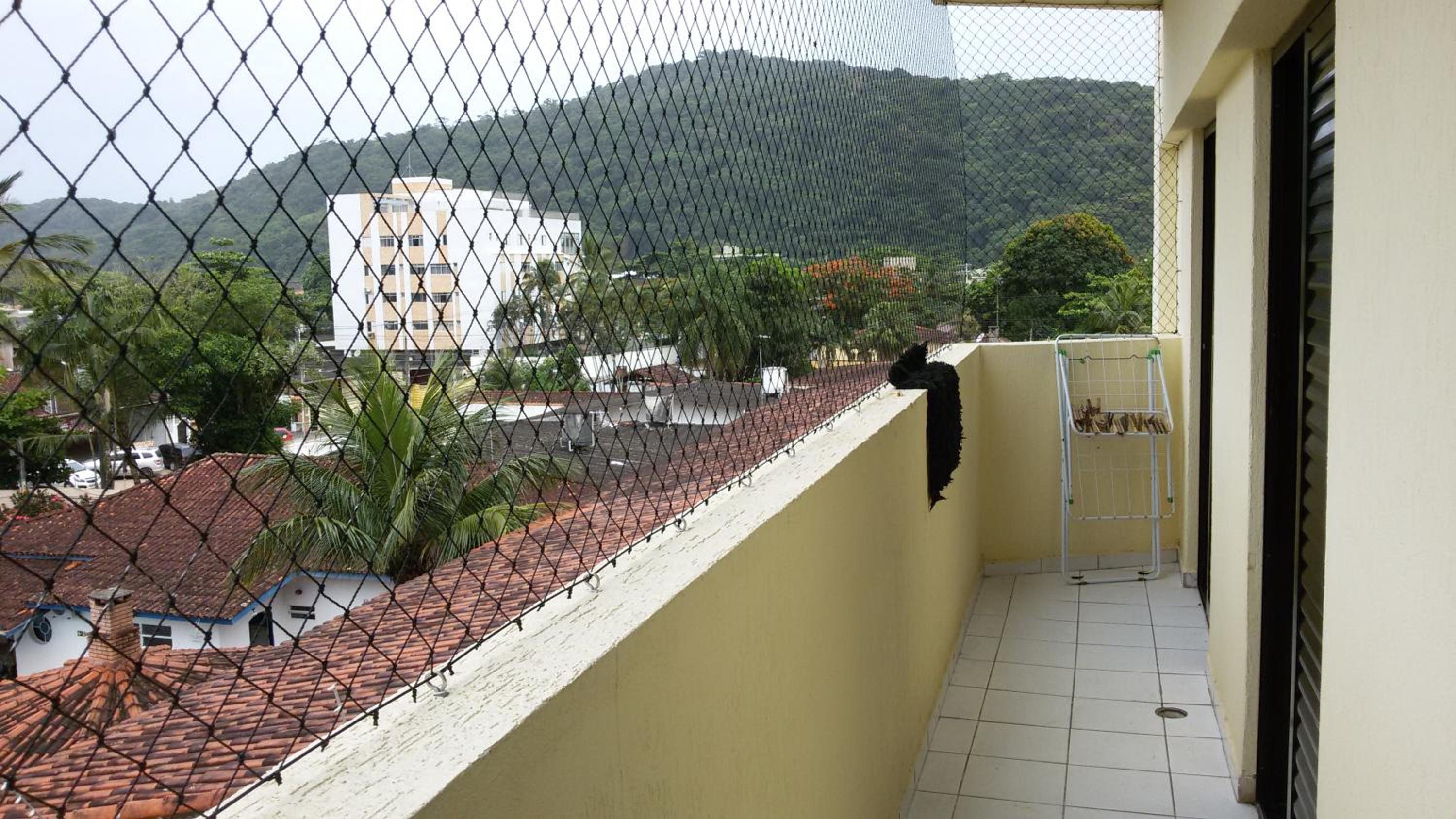 Apartment with Balcony - Photo 9