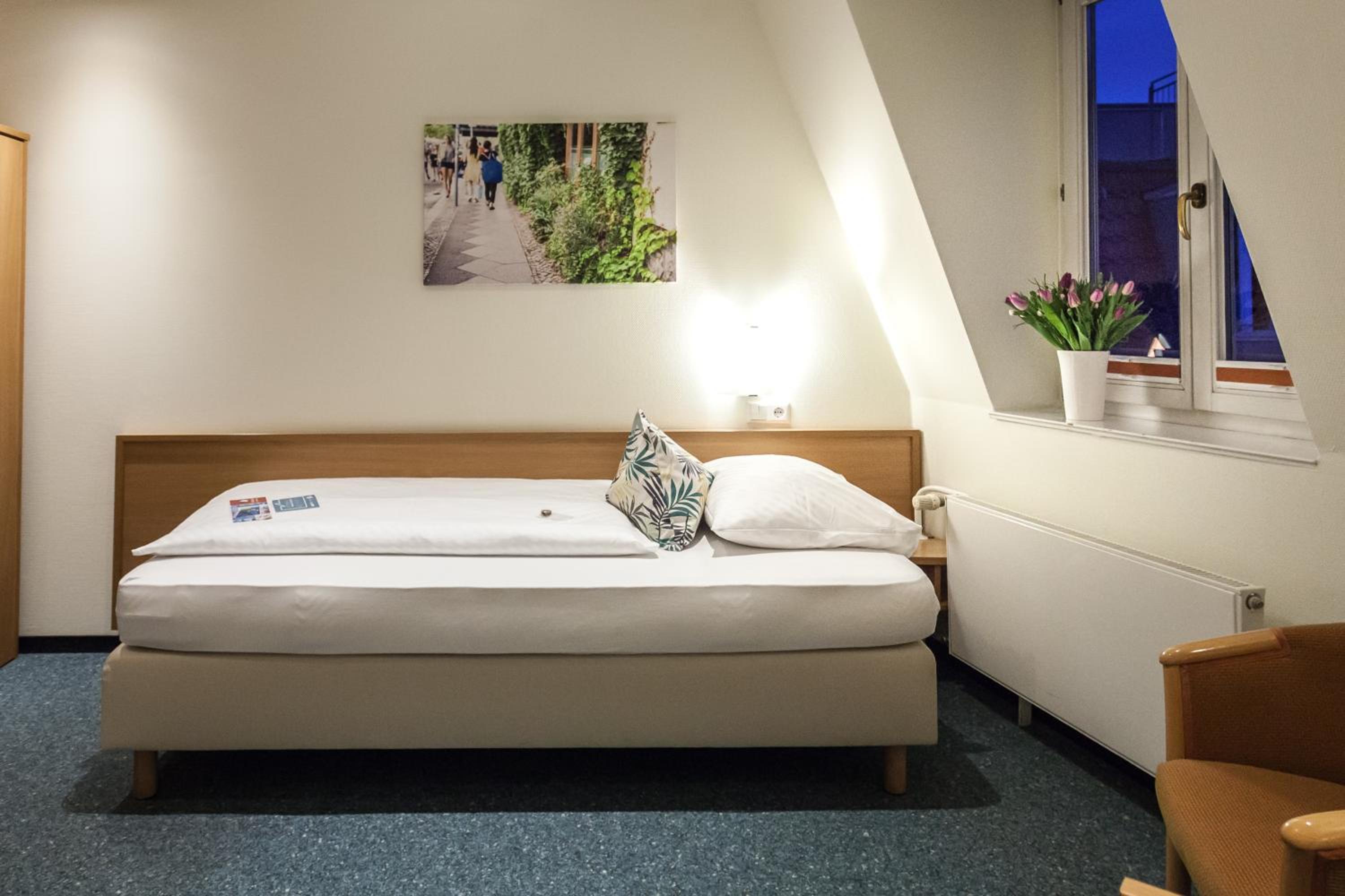 Single Room photo 3