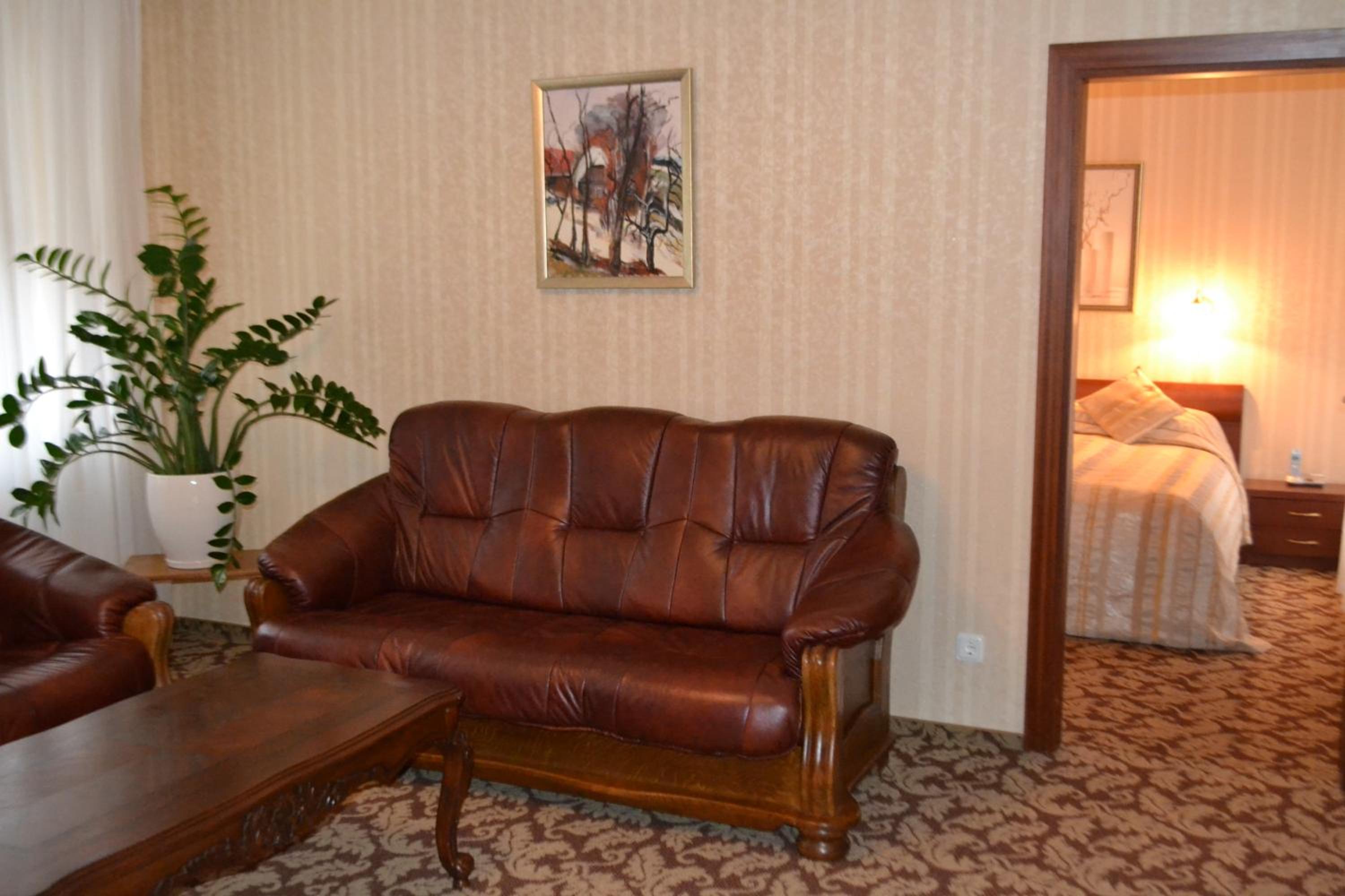 Suite - Photo 3