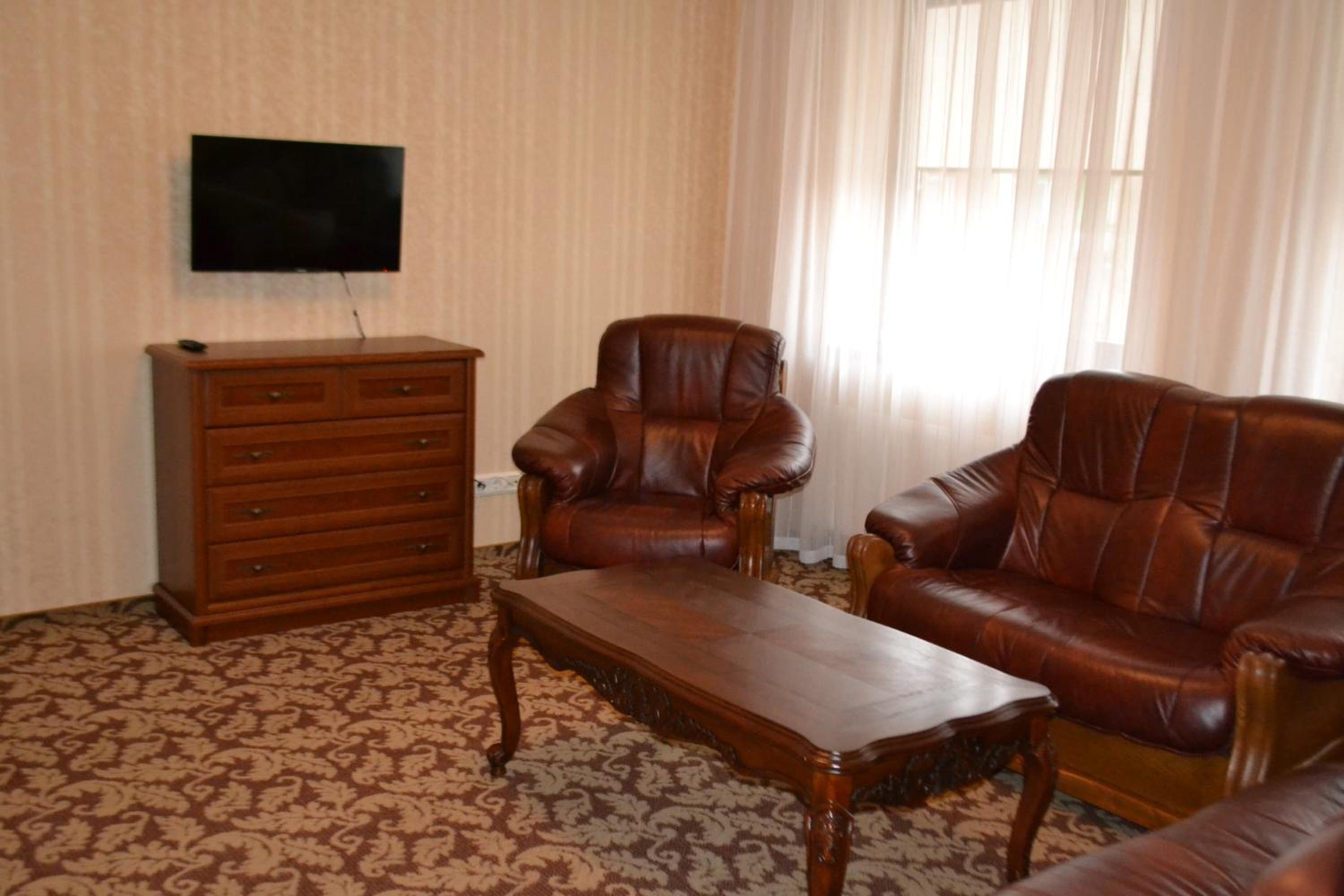 Suite - Photo 5