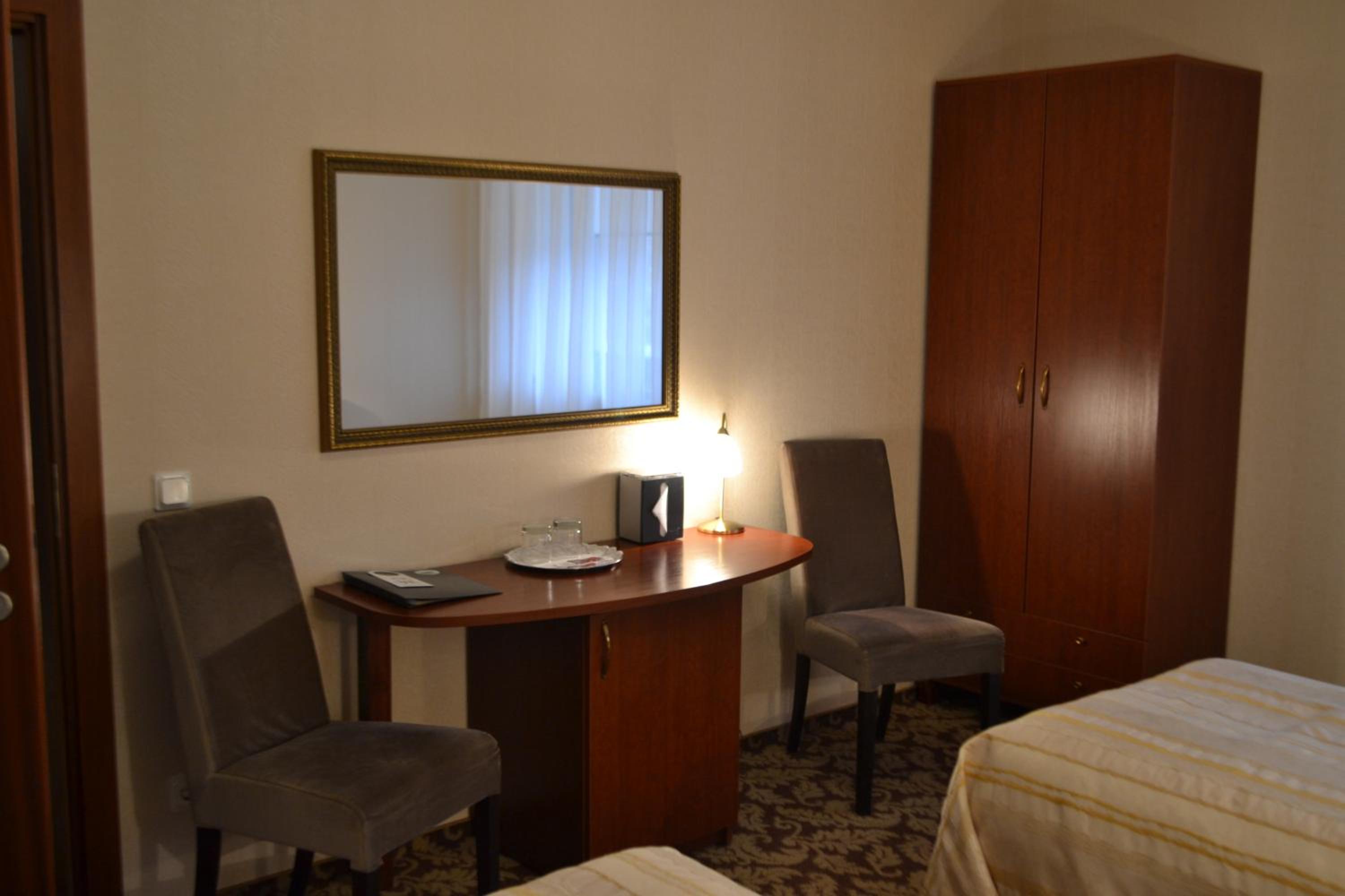 Twin Room - Photo 4