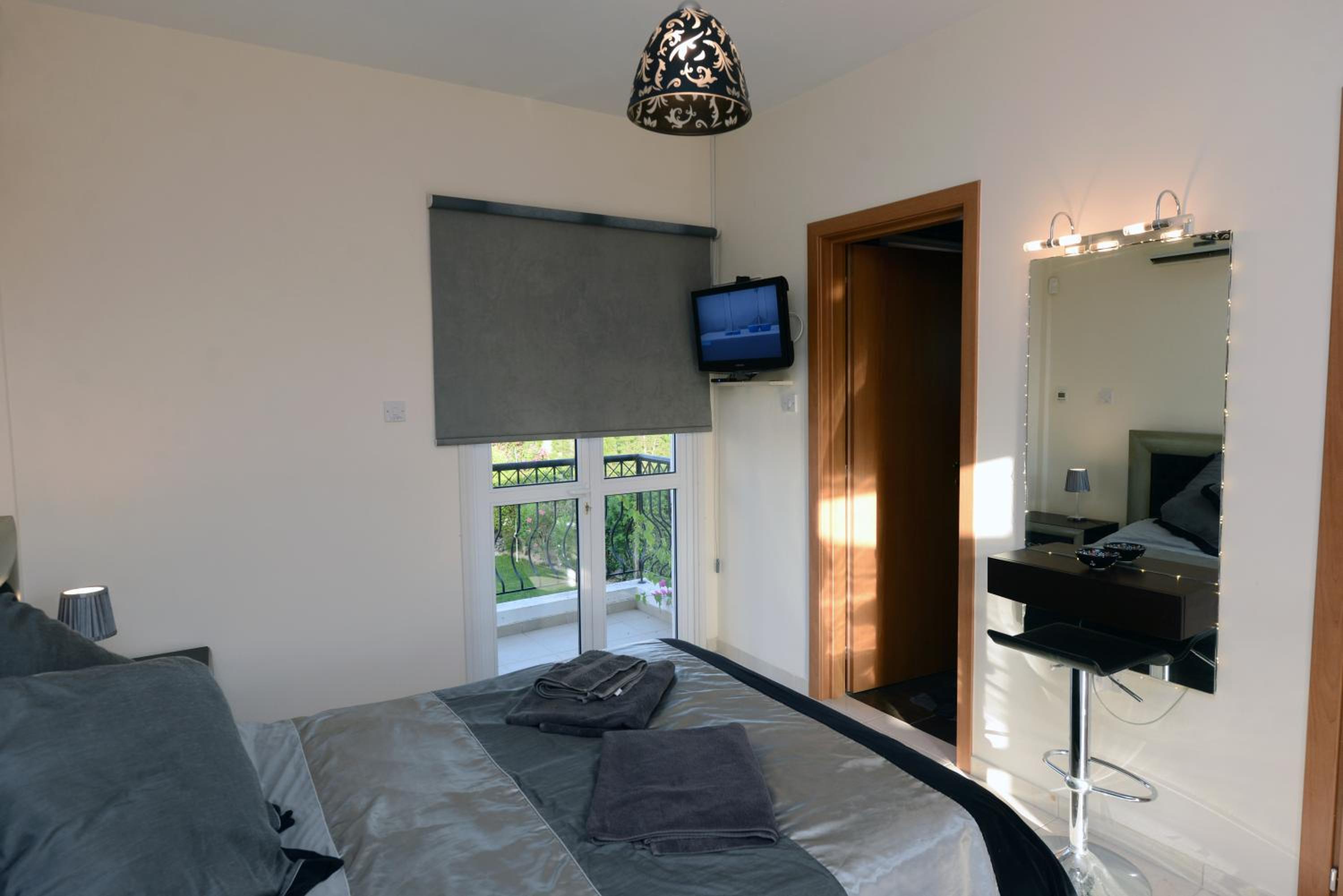 Three-Bedroom Villa photo 3