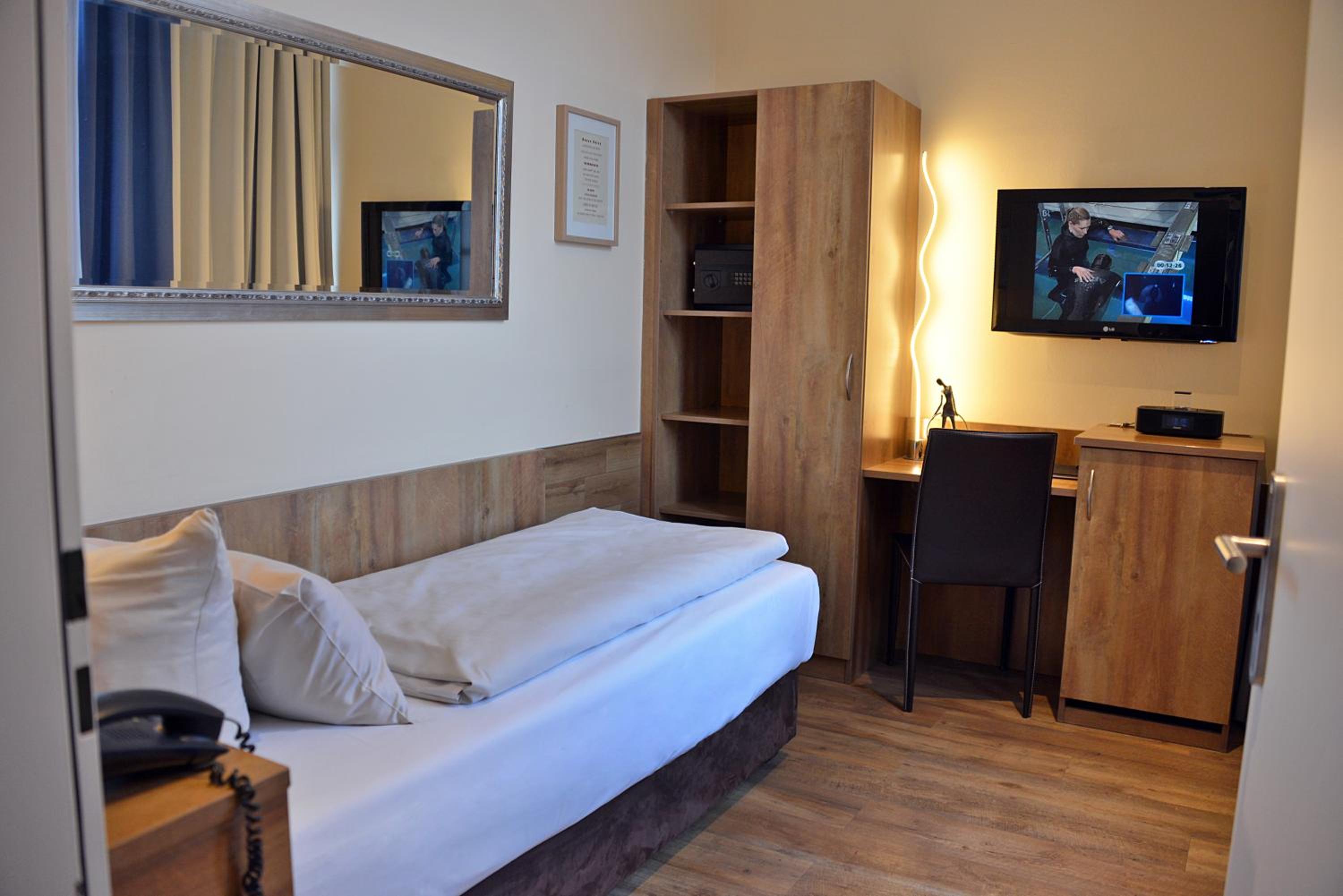 Single Room photo 1