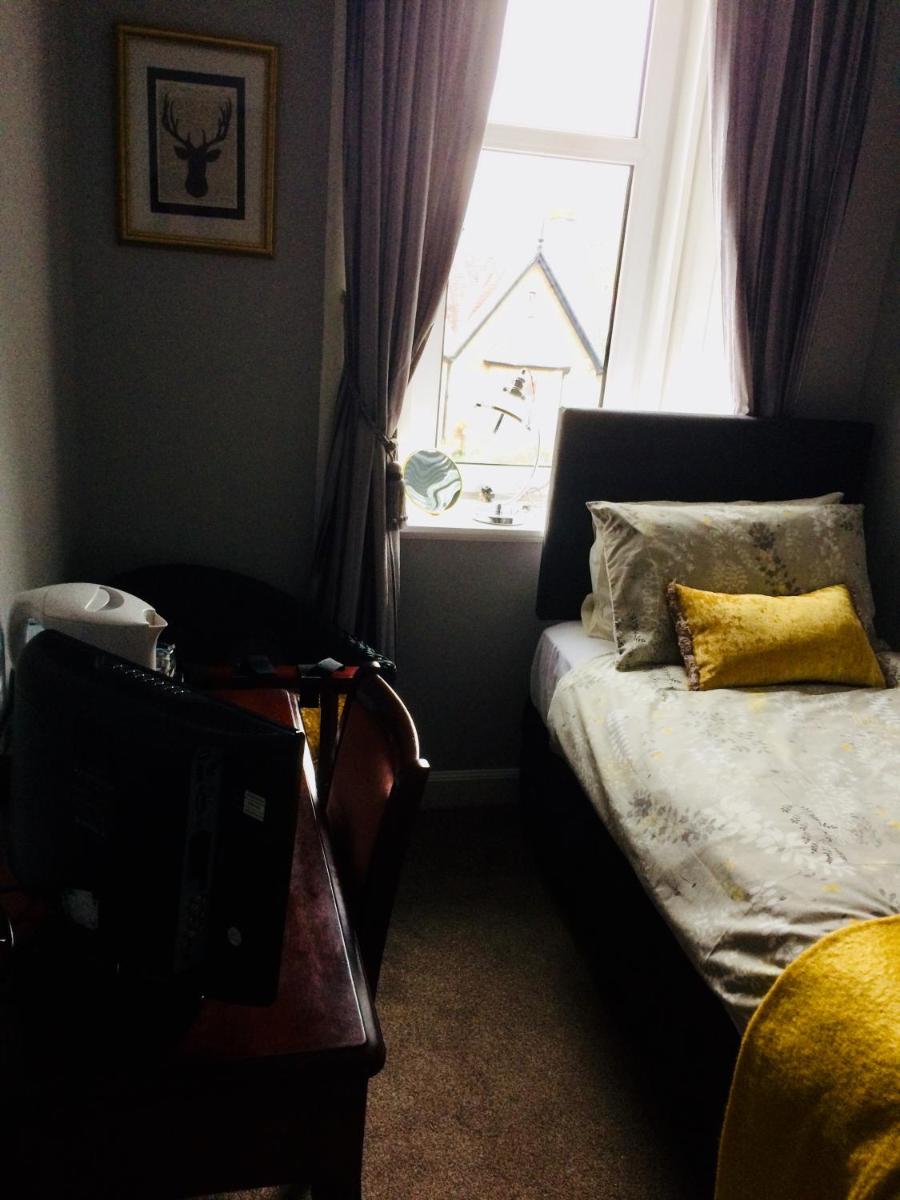 Single Room with Bathroom photo 3