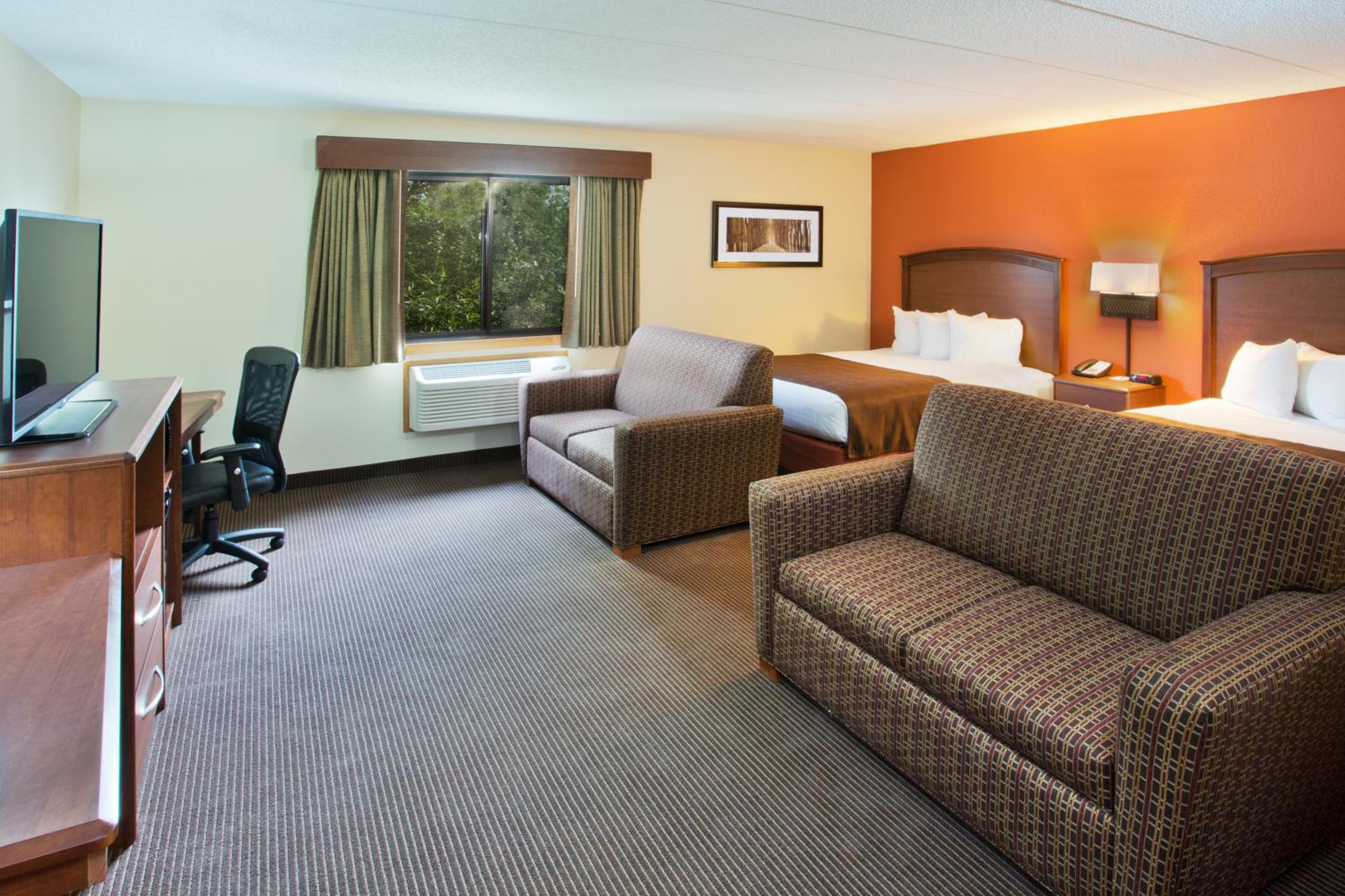 Studio Suite with Two Queen Beds - Non-Smoking photo 2