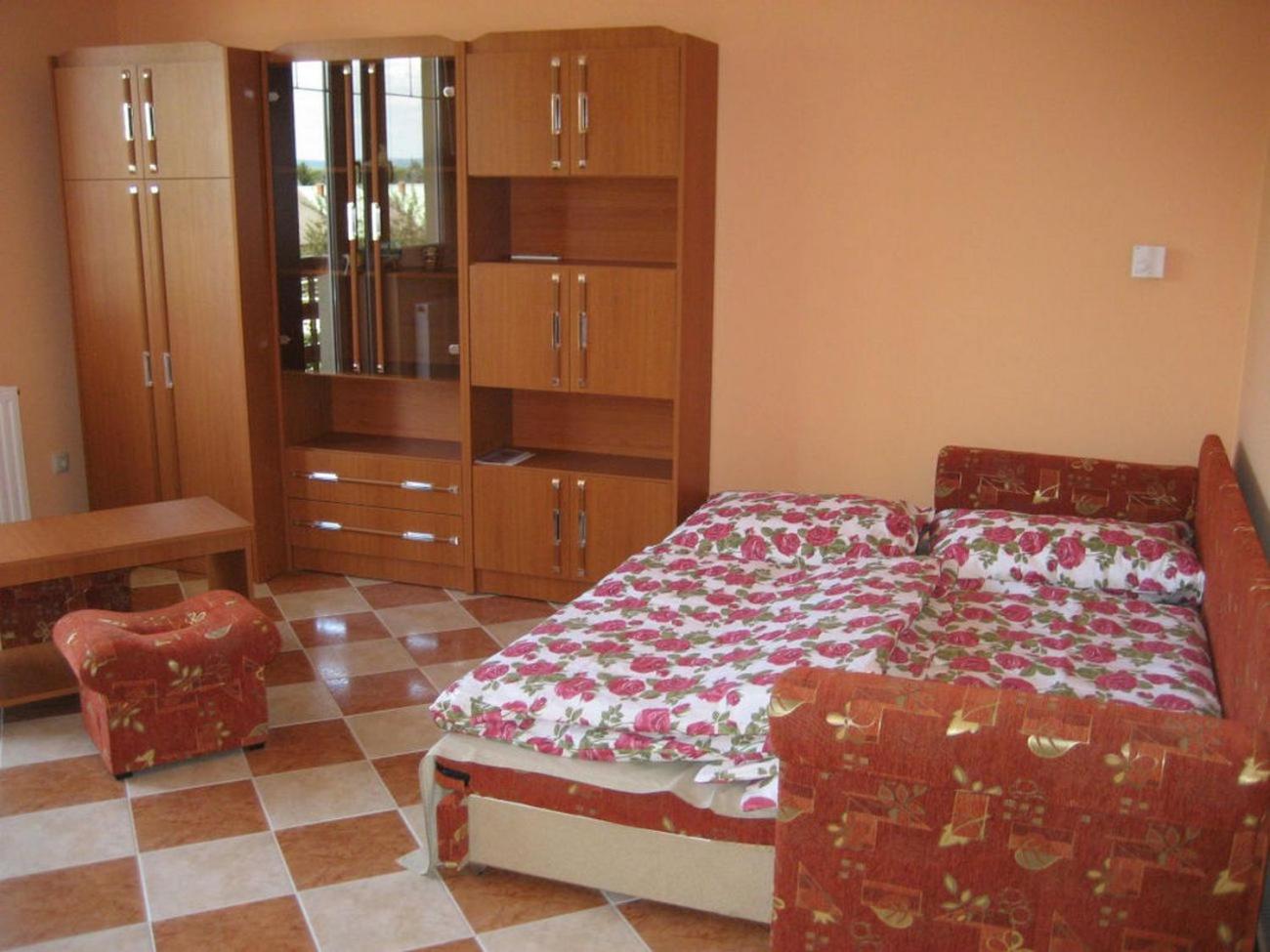 Apartment - Ground Floor photo 2