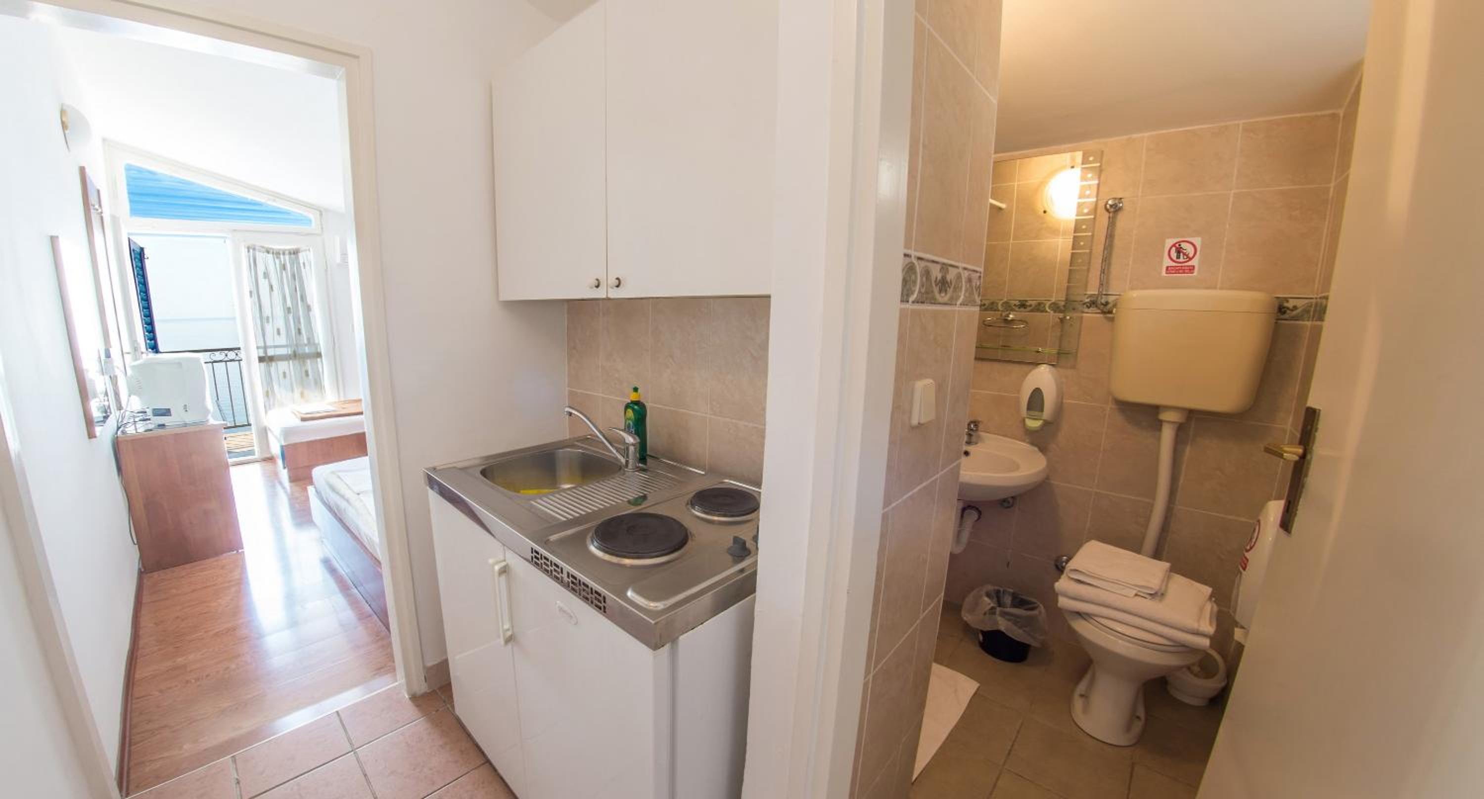 Triple Room with Balcony with Sea View - Annex  - Photo 12