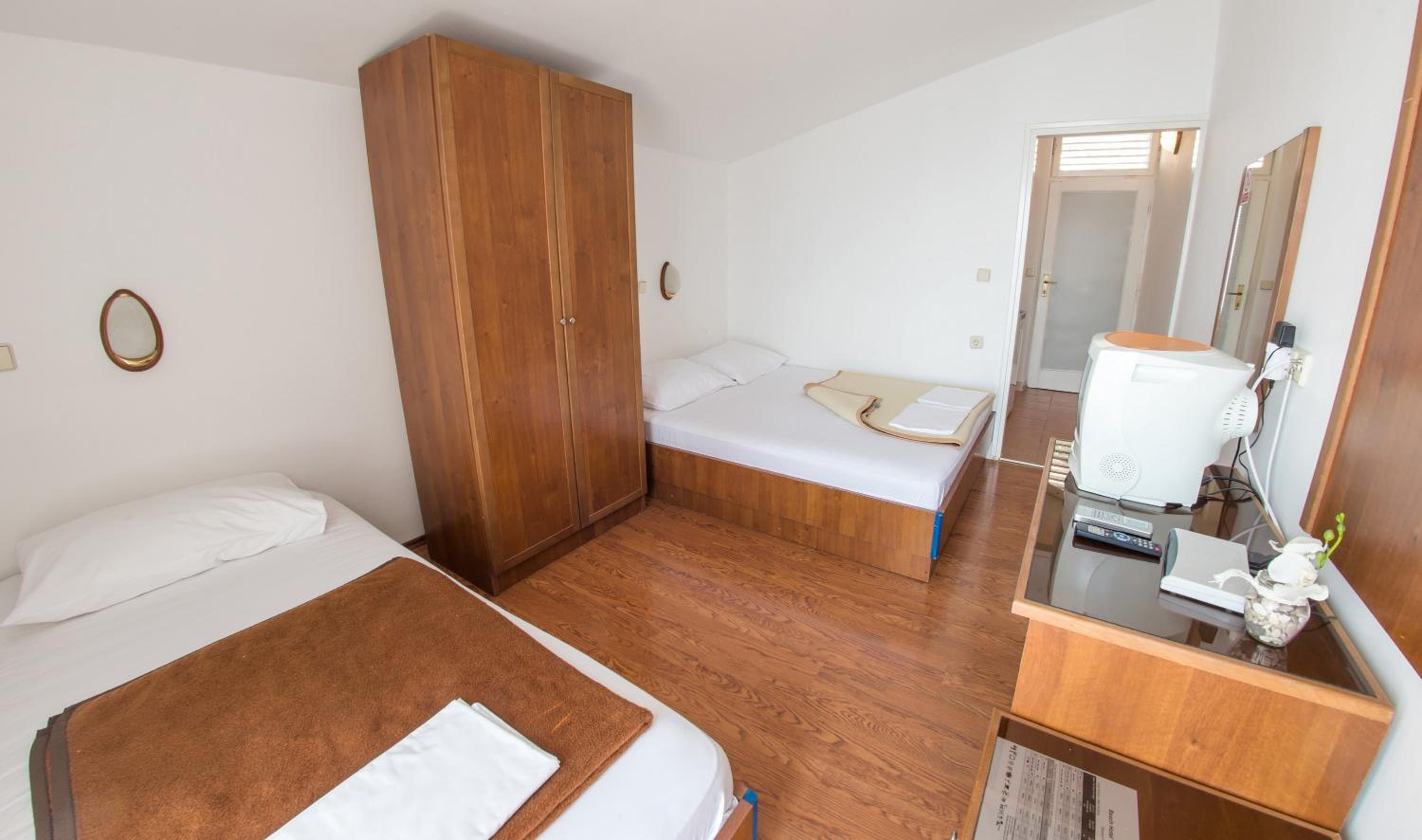 Triple Room with Balcony with Sea View - Annex  - Photo 11
