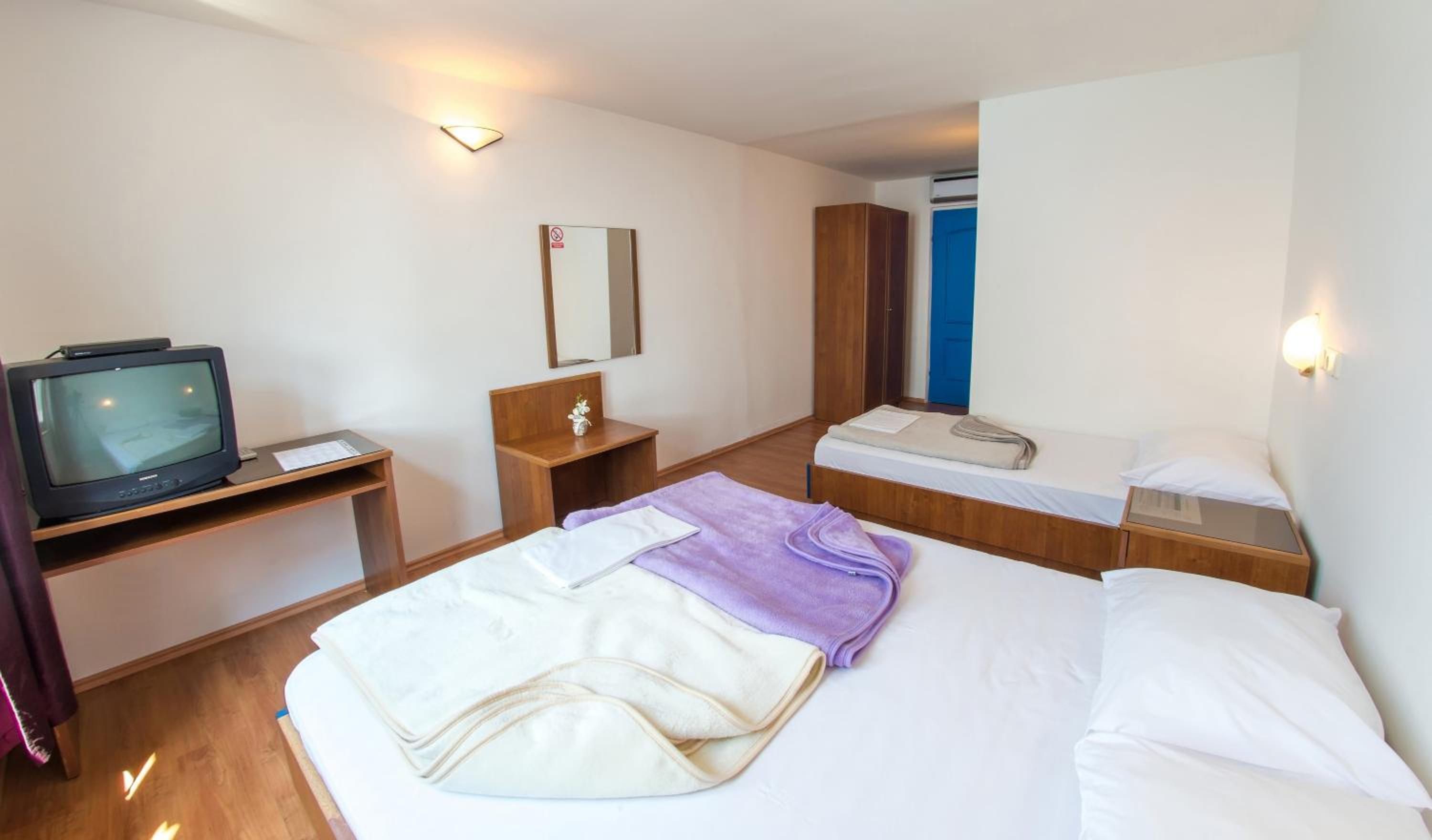 Standard Room with Sea View - Photo 51