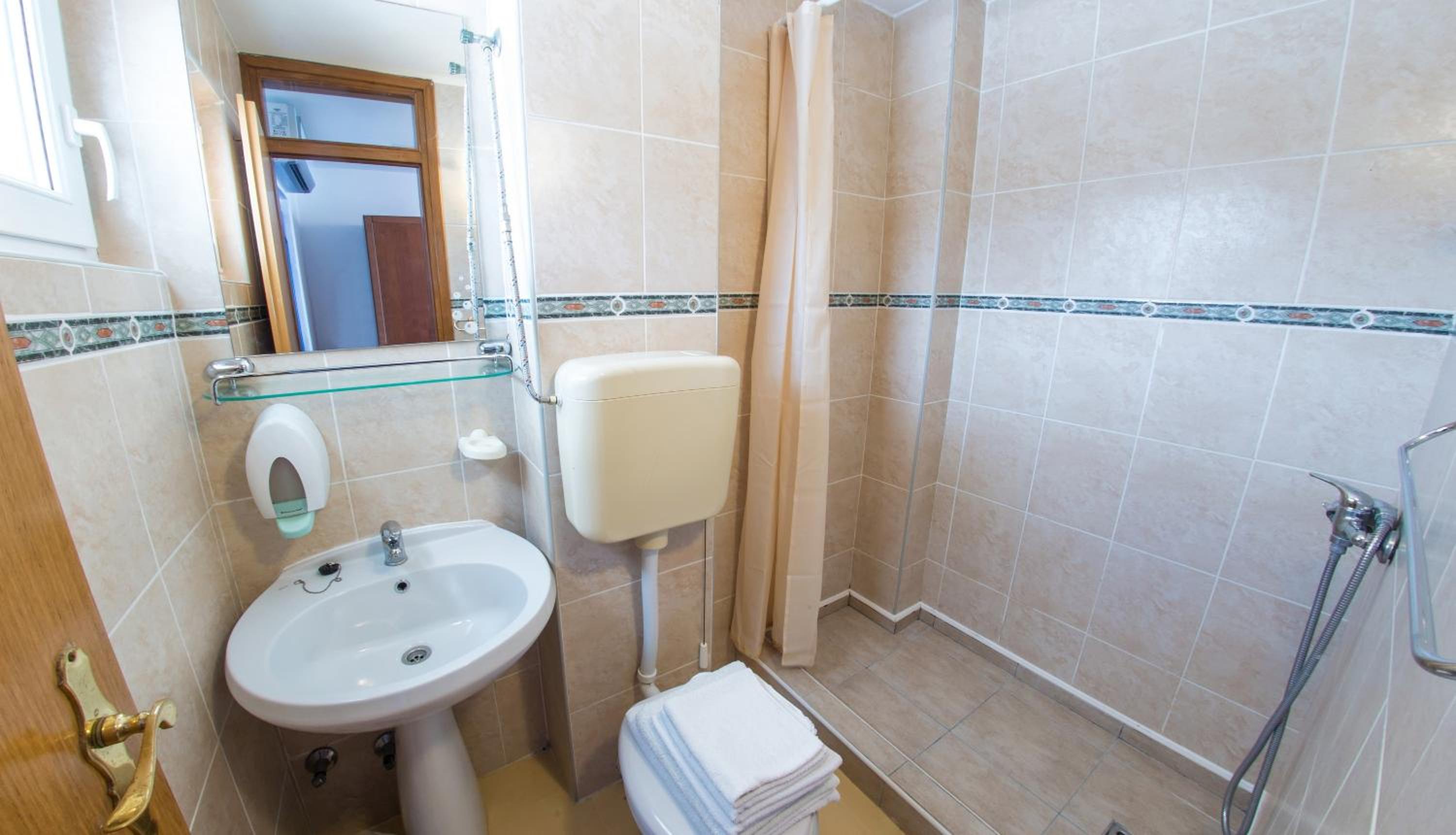 Standard Room with Sea View - Photo 49