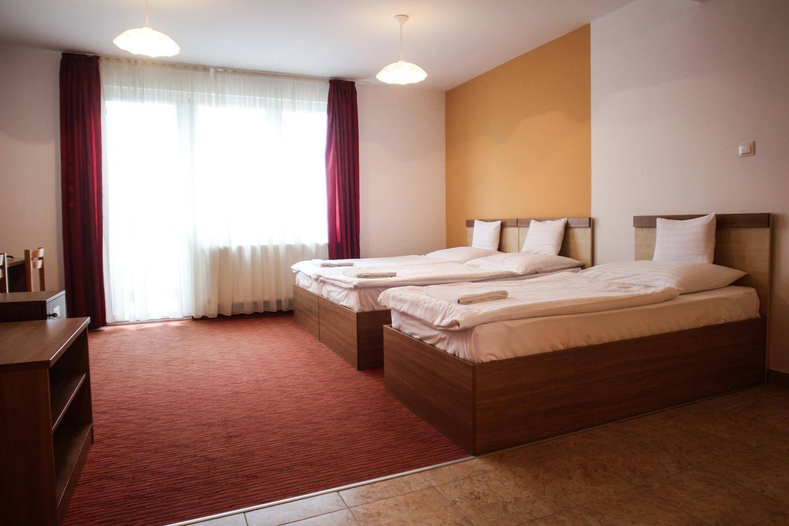 Standard Triple Room - Photo 15