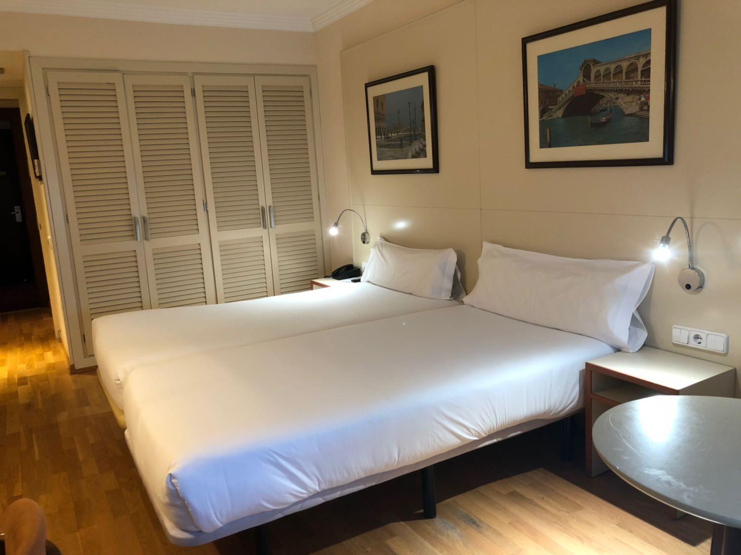 Standard Double or Twin Room - Photo 4