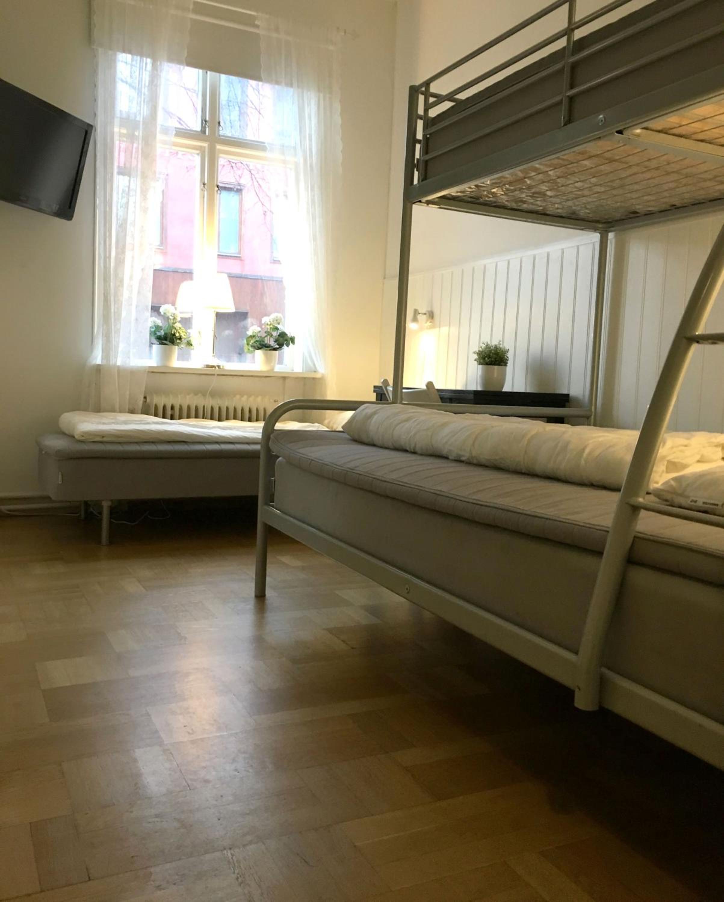 Triple Room with Shared Bathroom photo 2