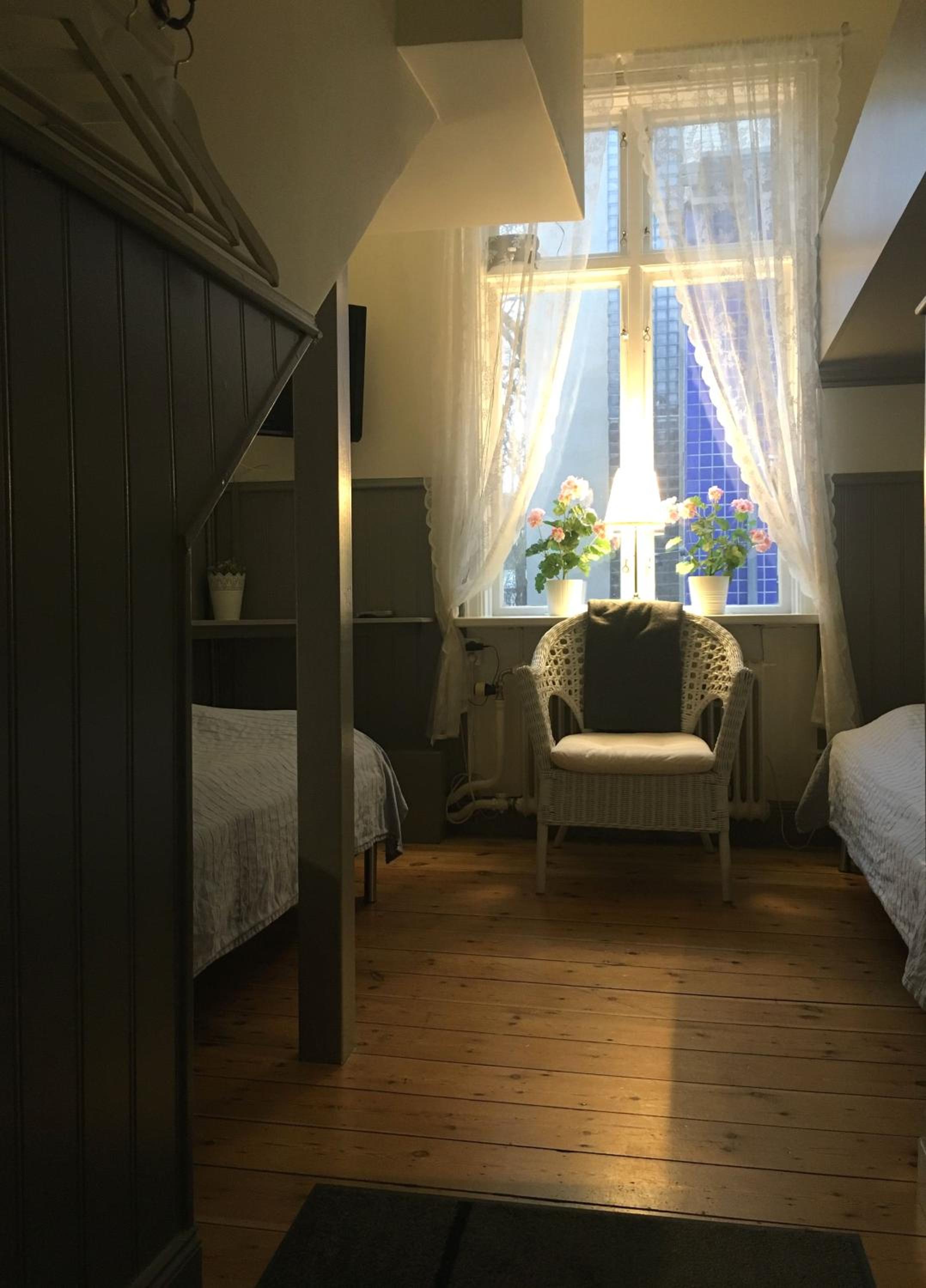 Triple Room with Shared Bathroom photo 3