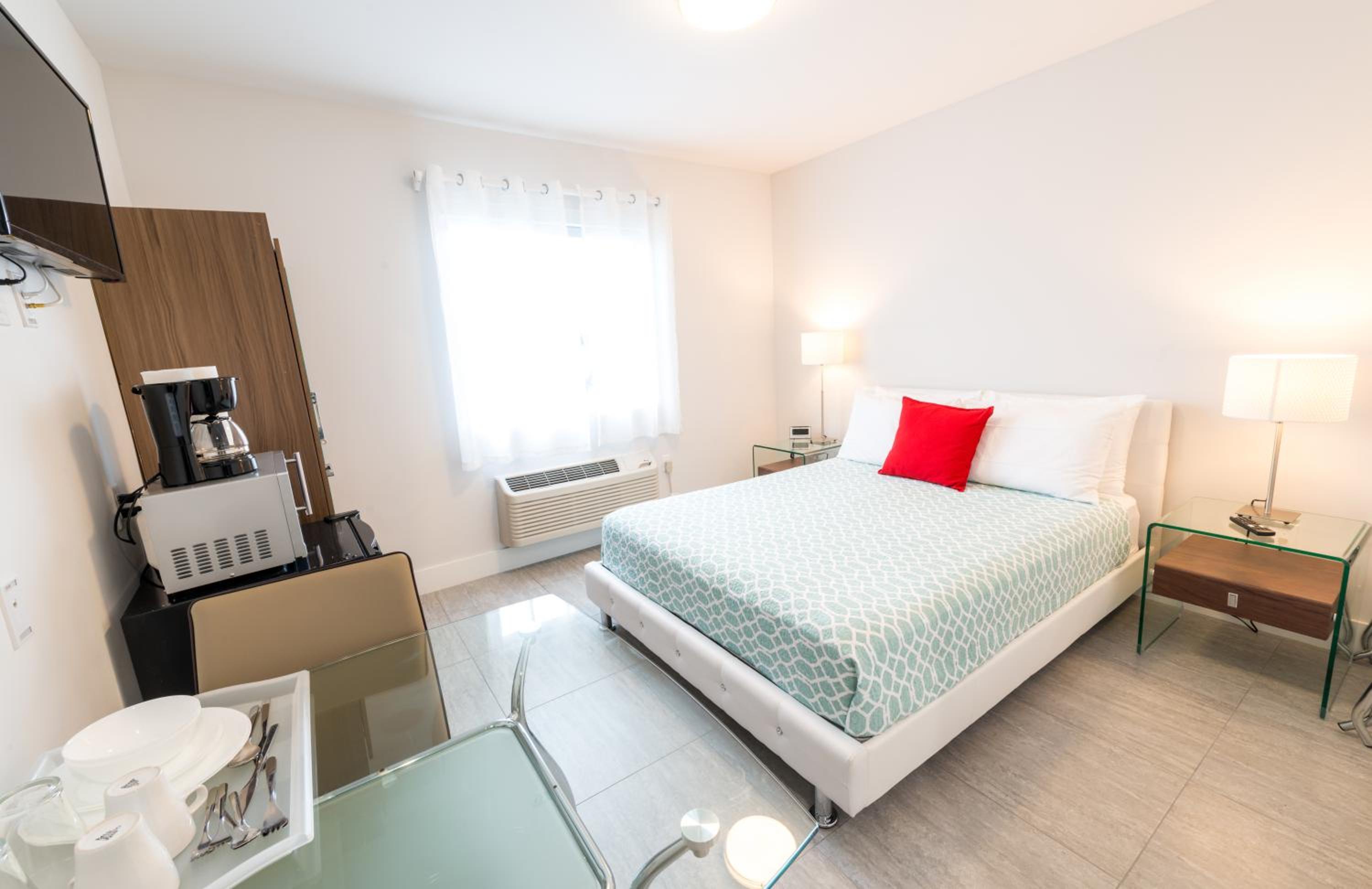 Standard Queen Room