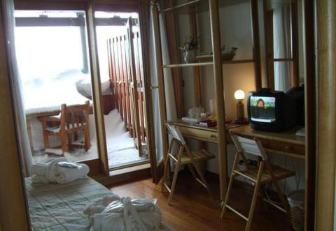 Double or Twin Room with Mountain View photo 3