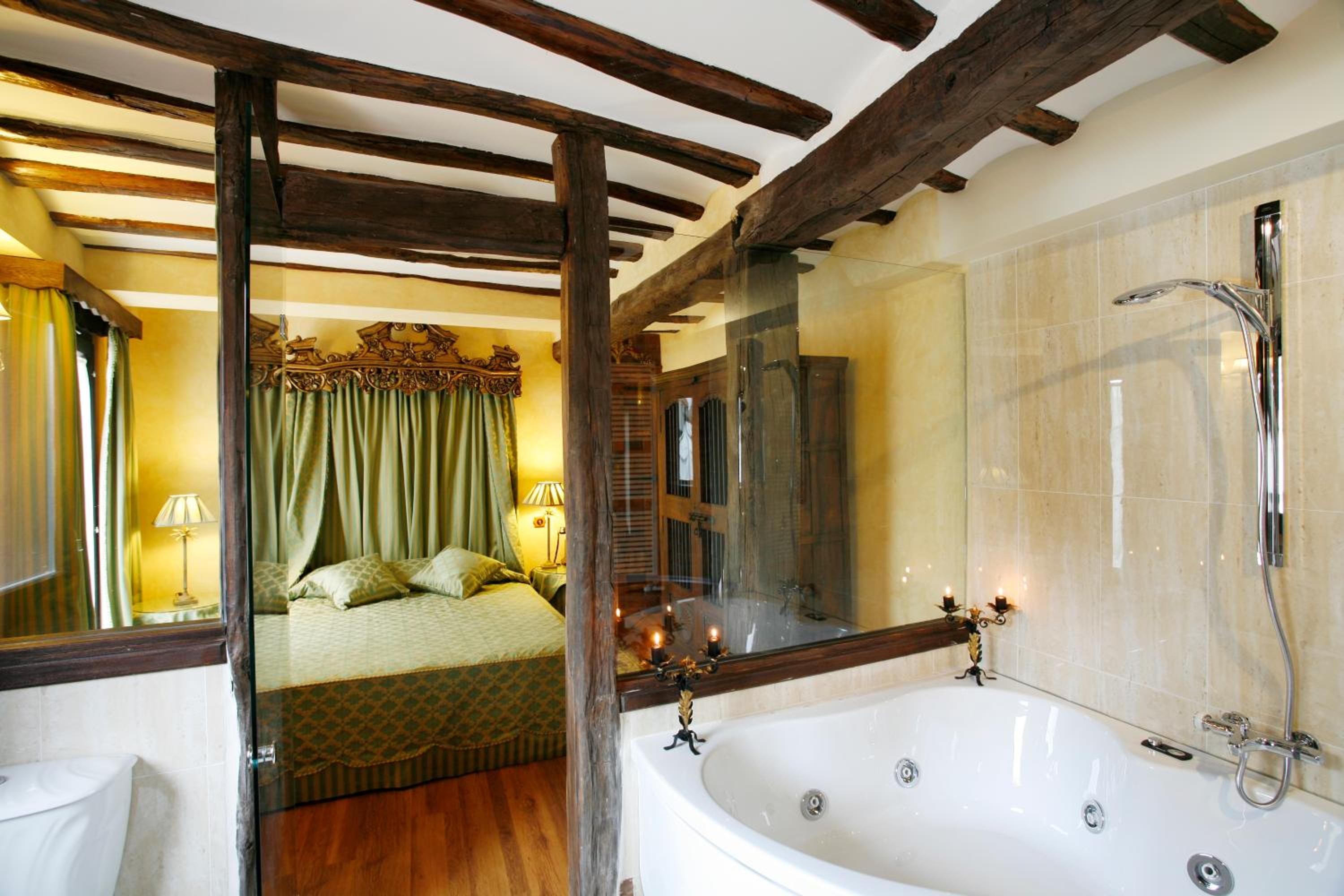 Suite - Photo 6