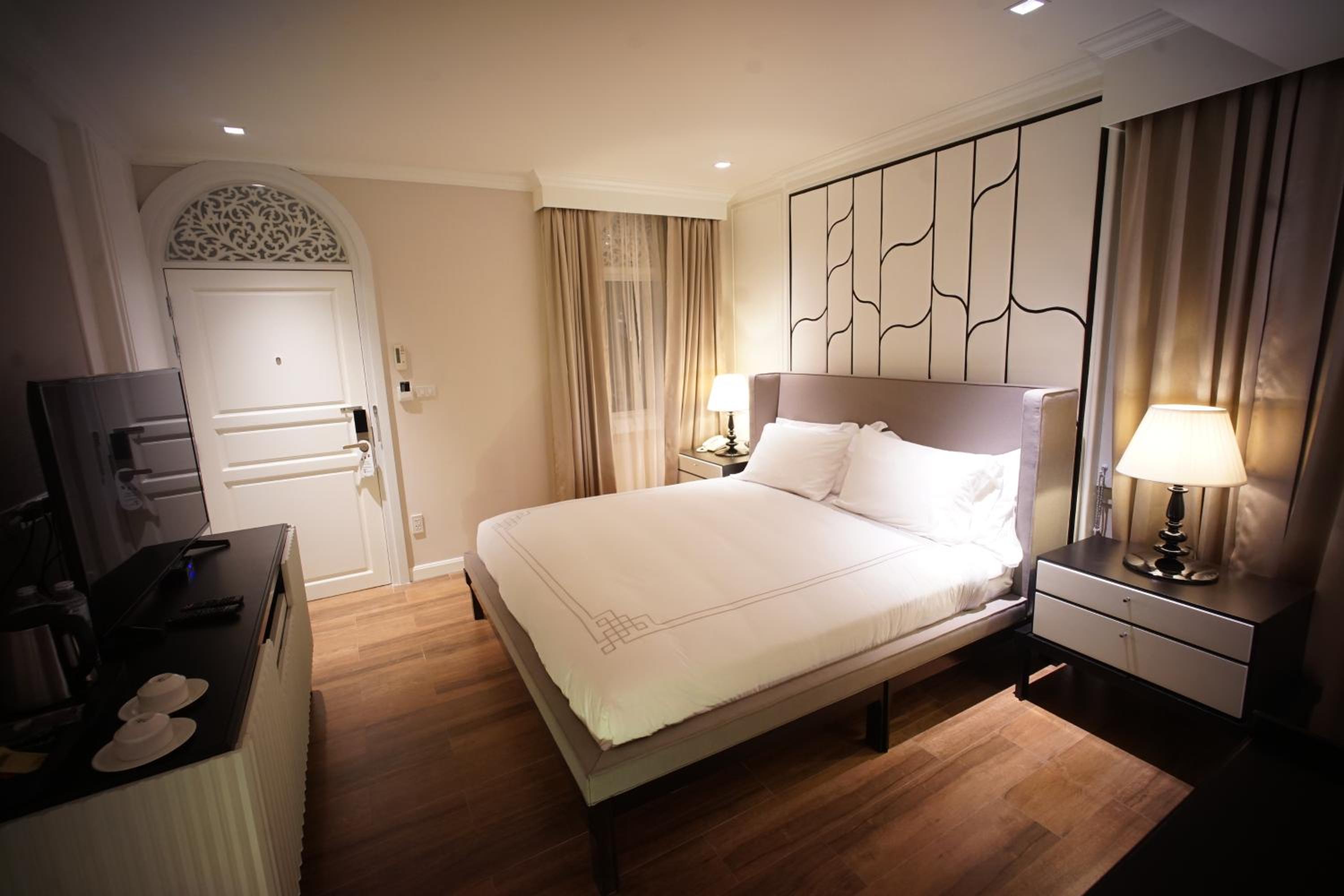 Classic King Suite photo 2