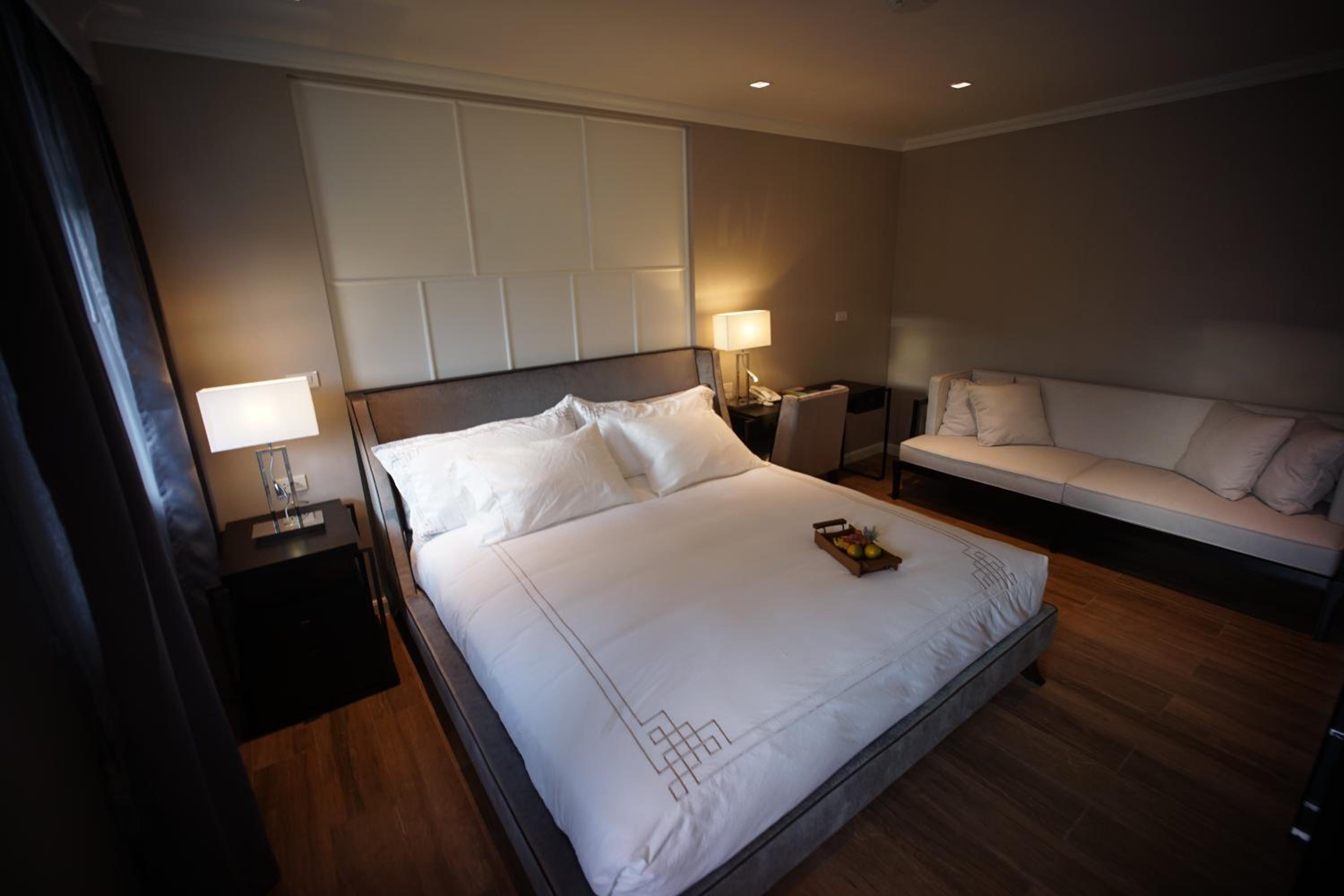 Grand King Suite photo 2