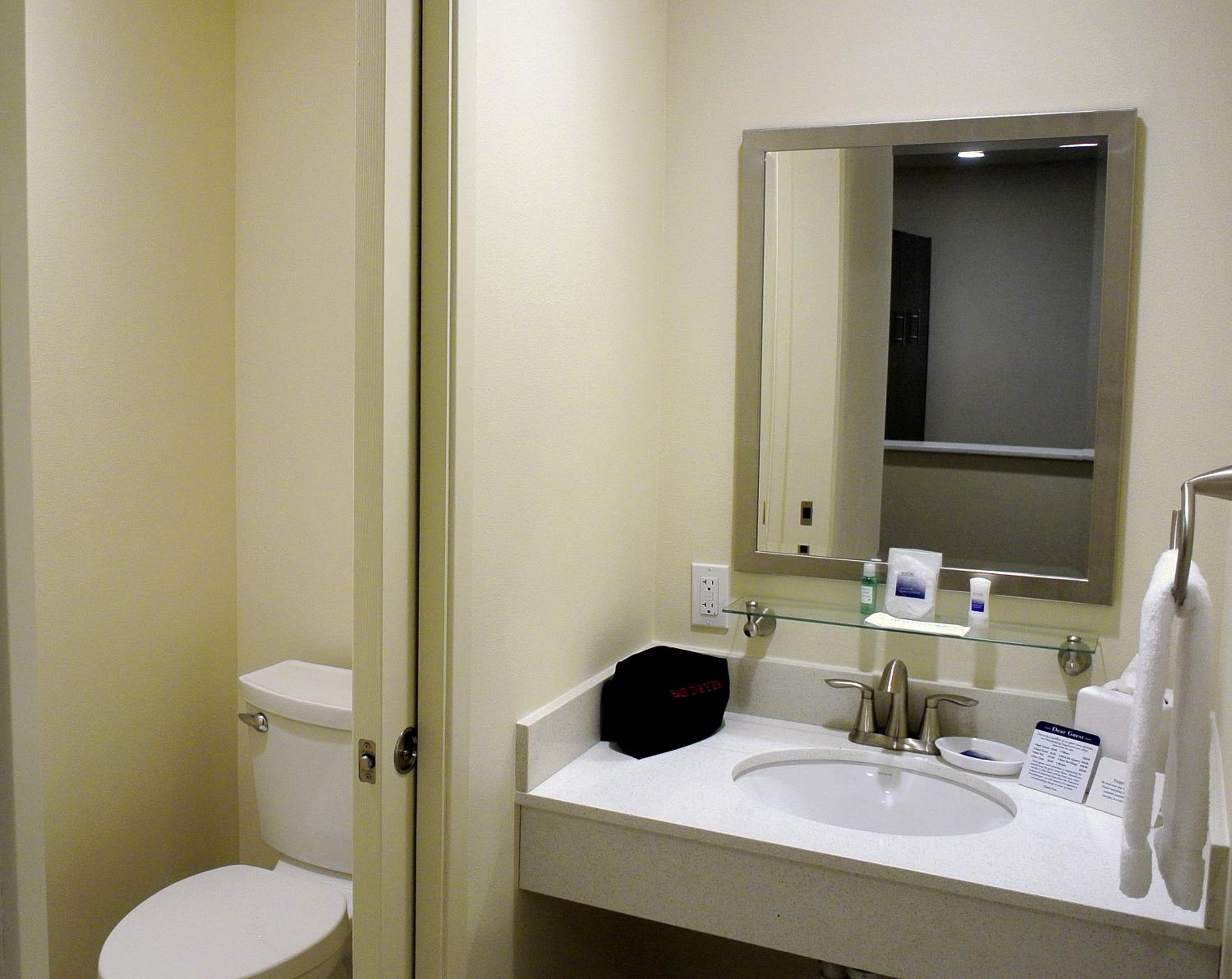 Family Queen Suite - Photo 4