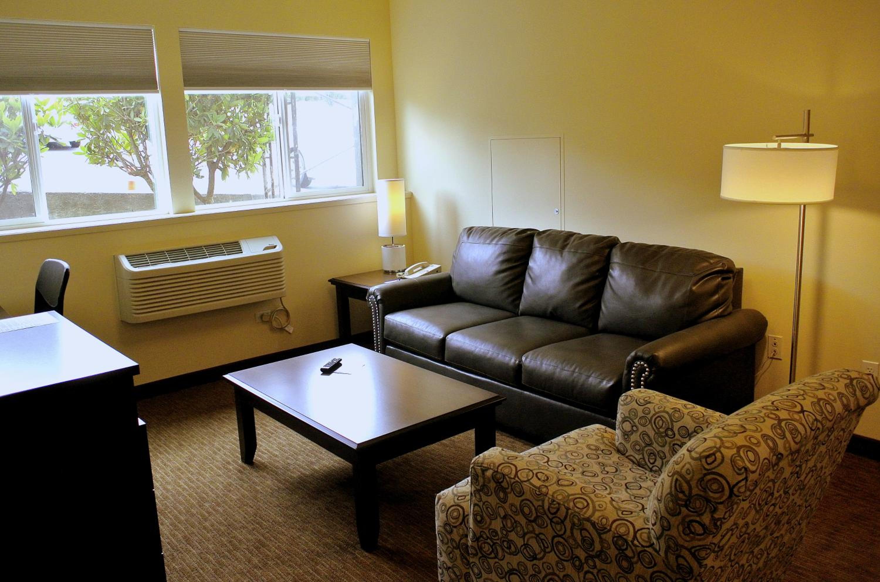 Family Queen Suite - Photo 3