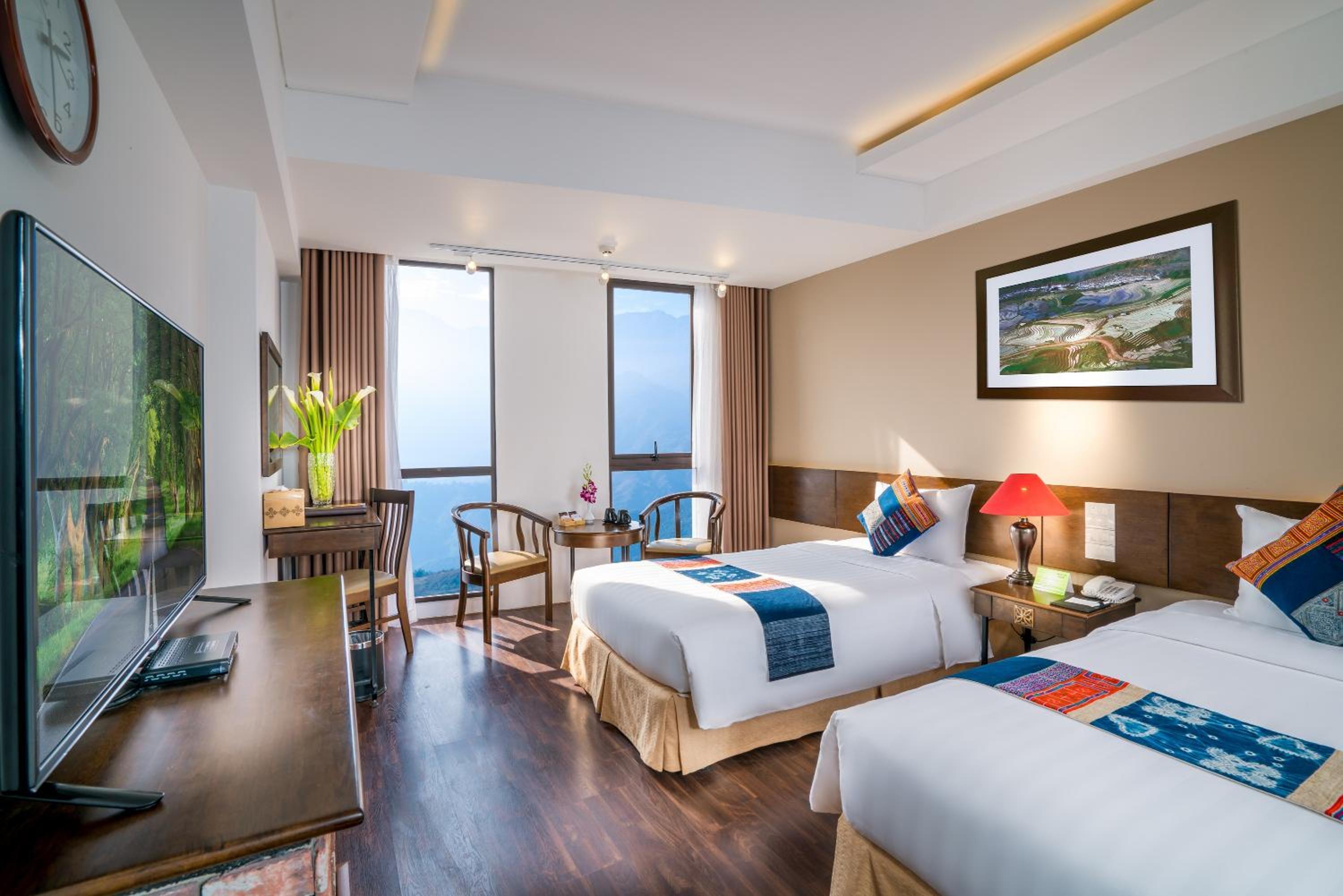 Deluxe Double or Twin Room with Mountain View photo 3