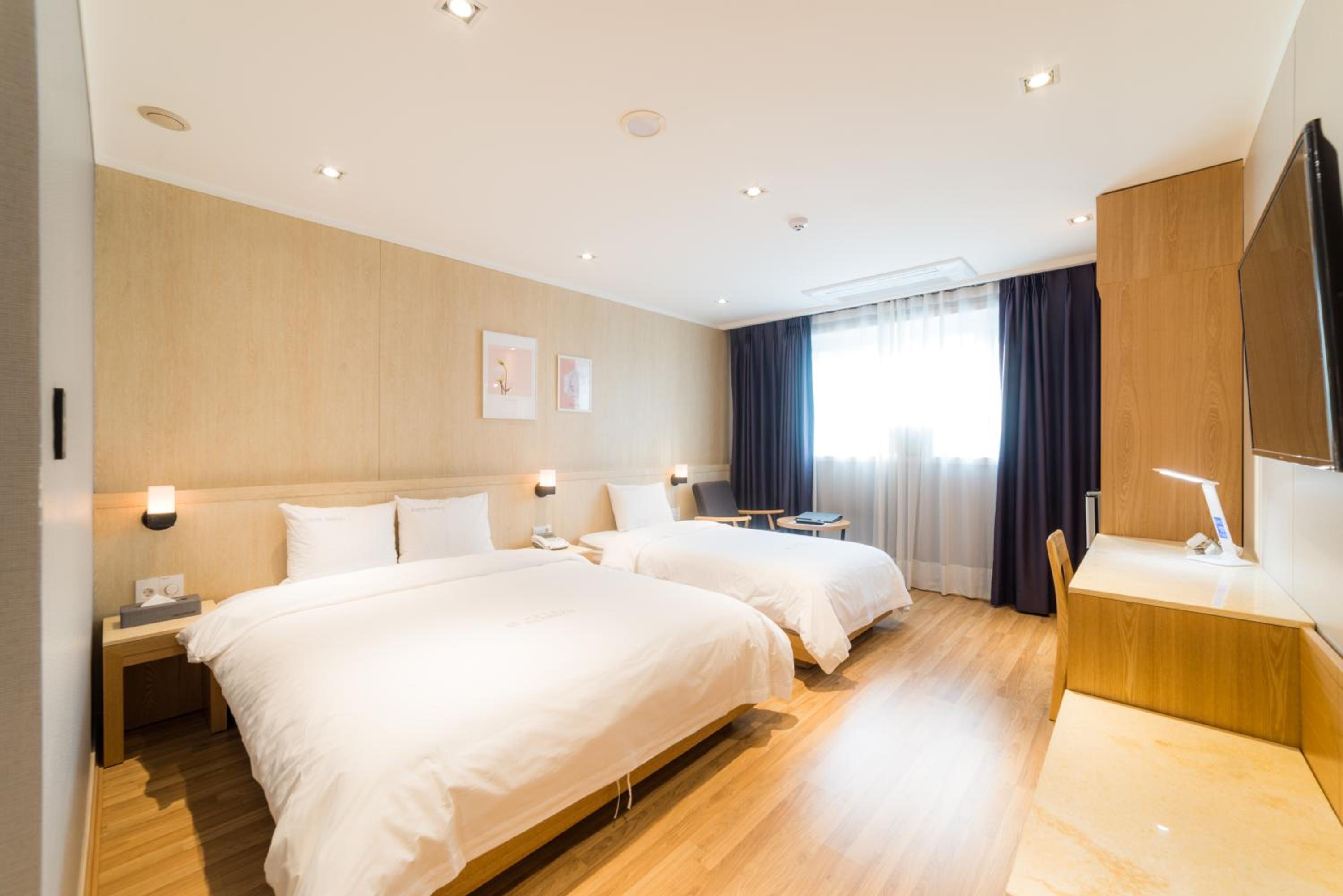 Deluxe Twin Room photo 1