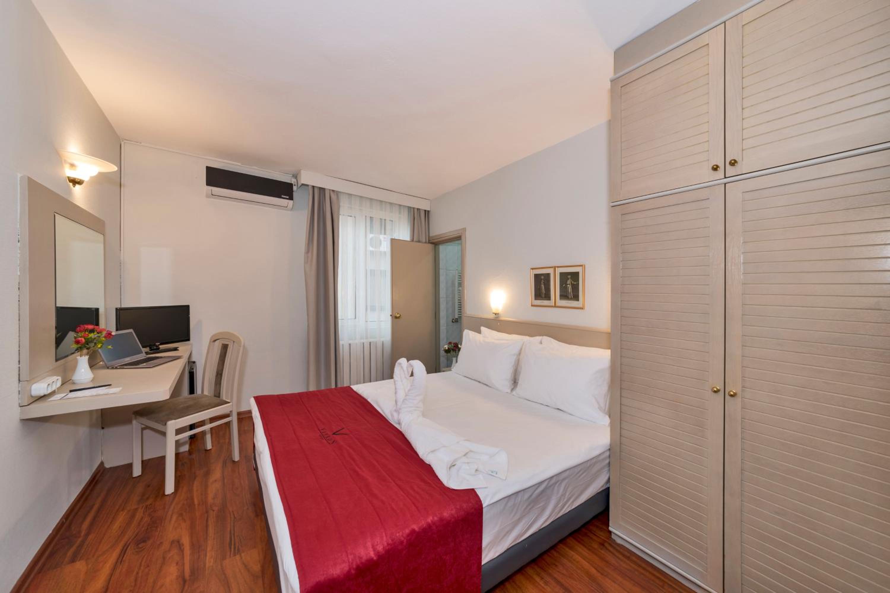 Standard Double Or Twin Room photo 3