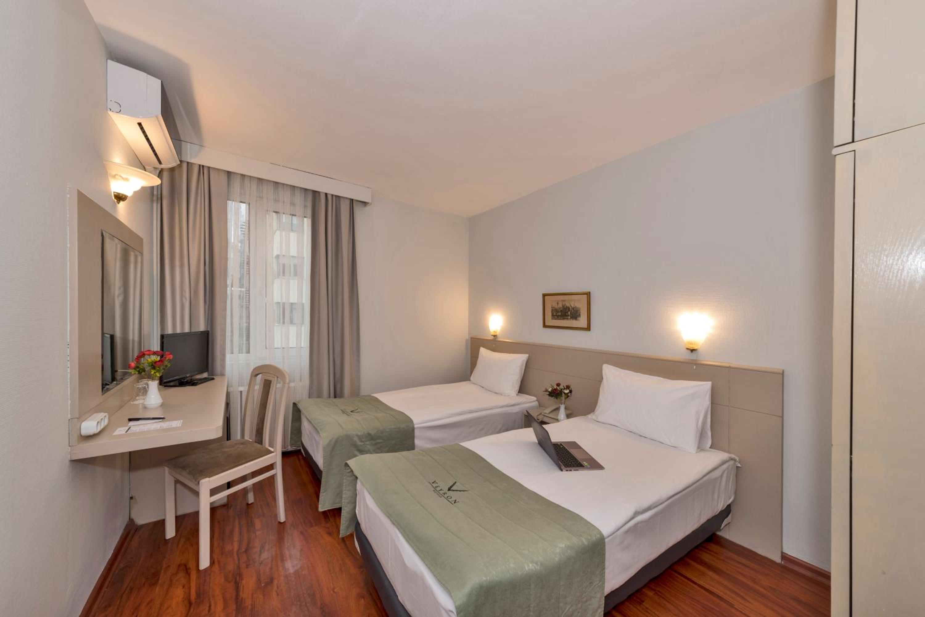 Standard Double Or Twin Room photo 2