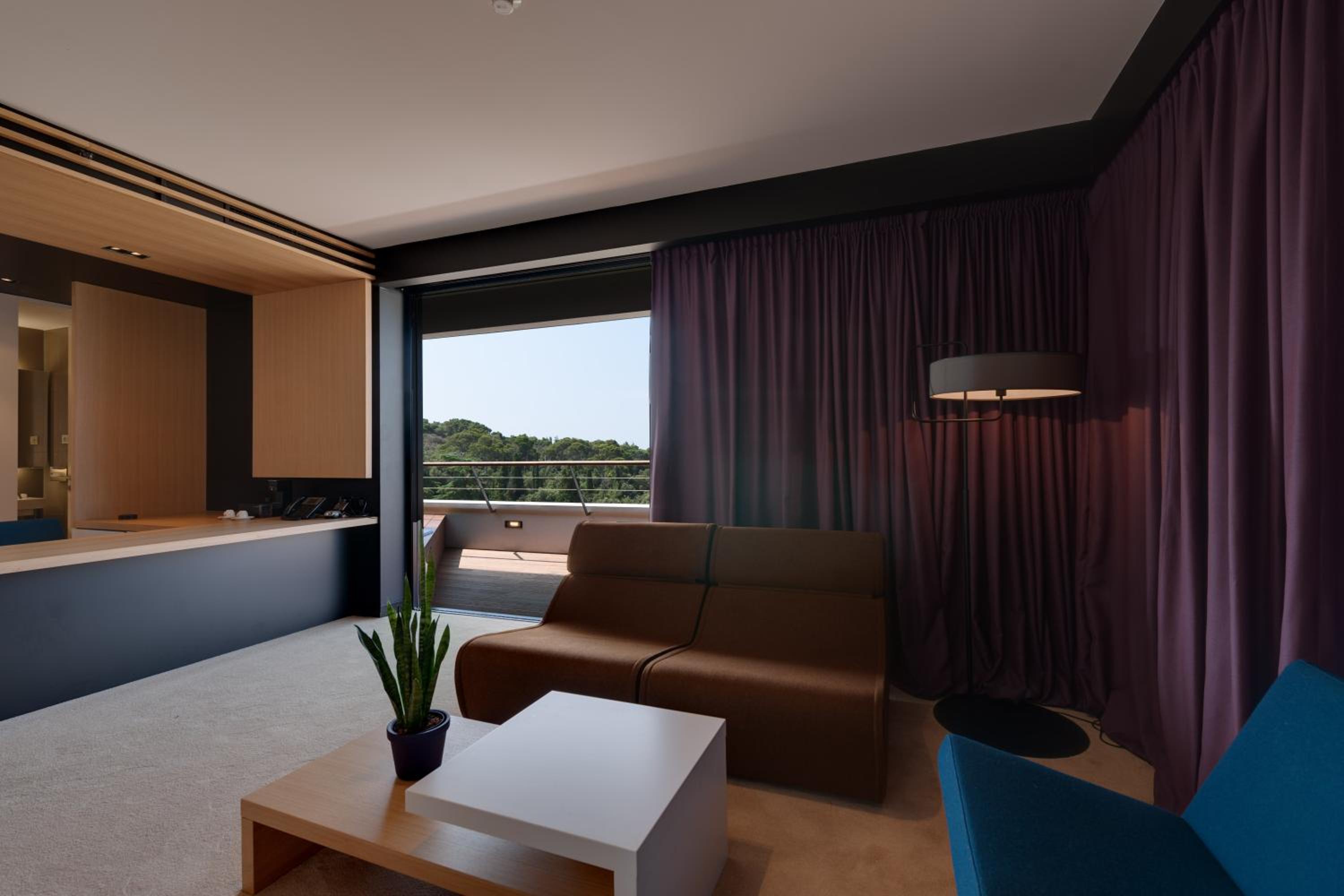 Bay Suite - Photo 6