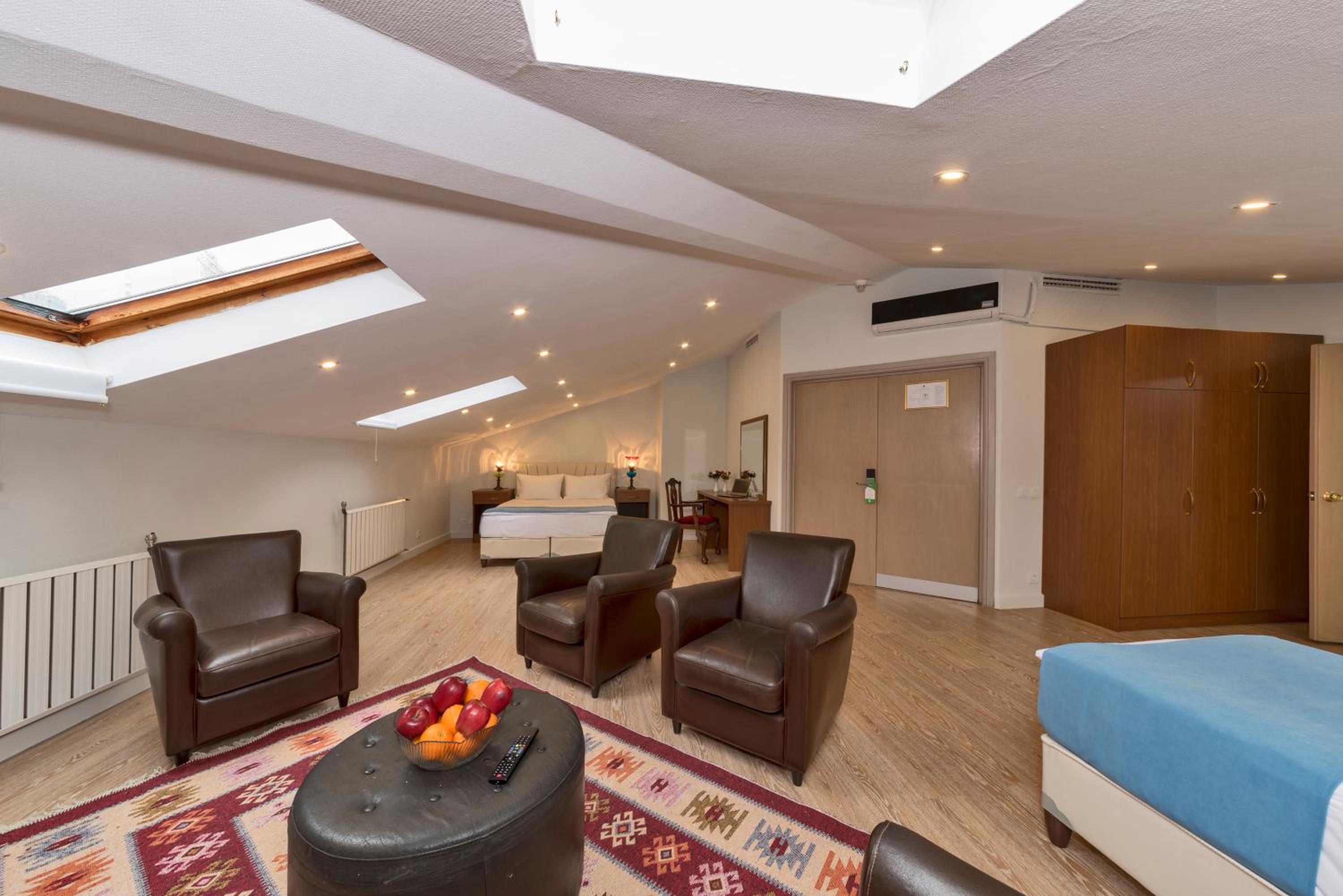 Family Room photo 2
