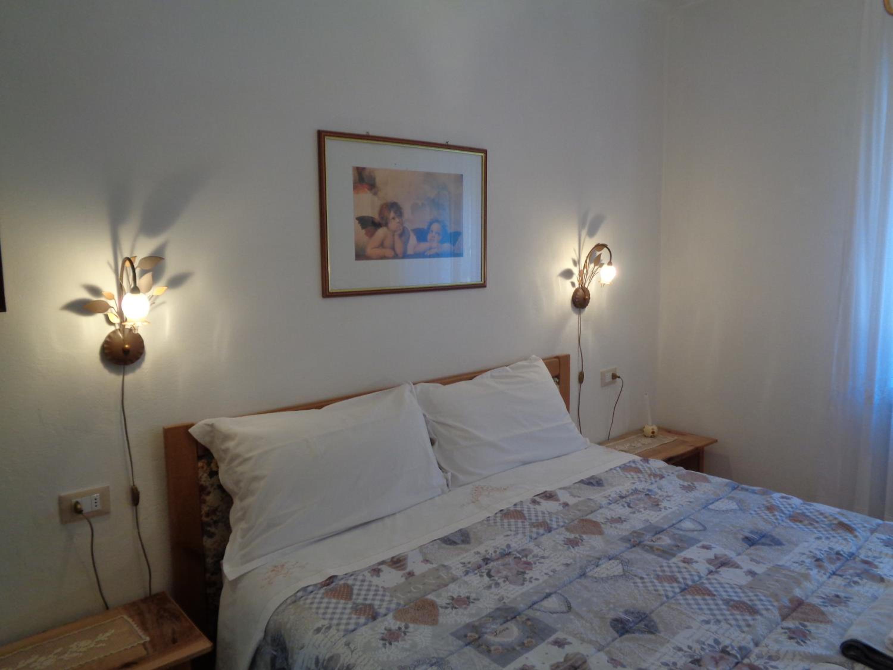 Triple Room with Private Bathroom photo 3