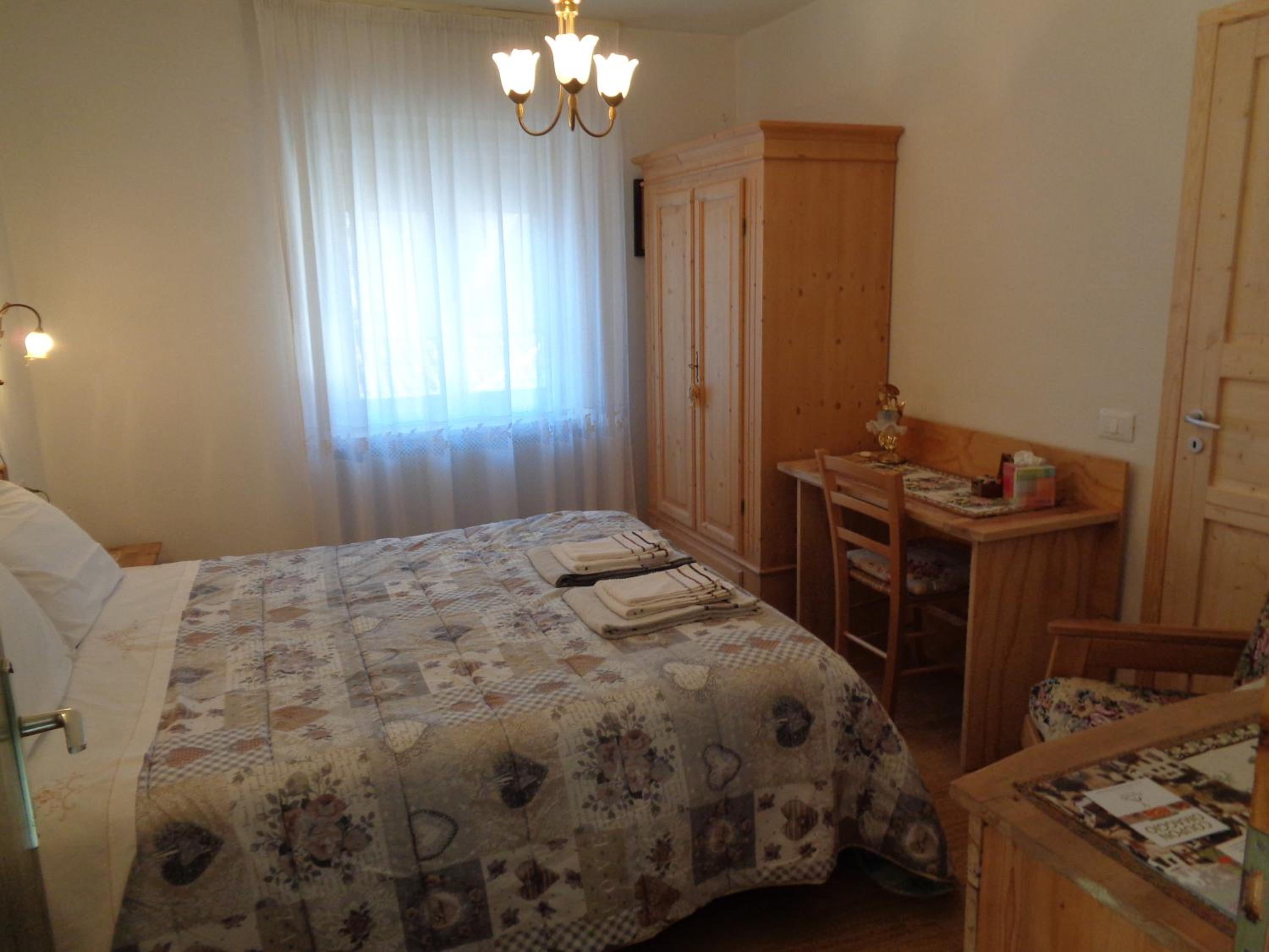 Triple Room with Private Bathroom photo 2