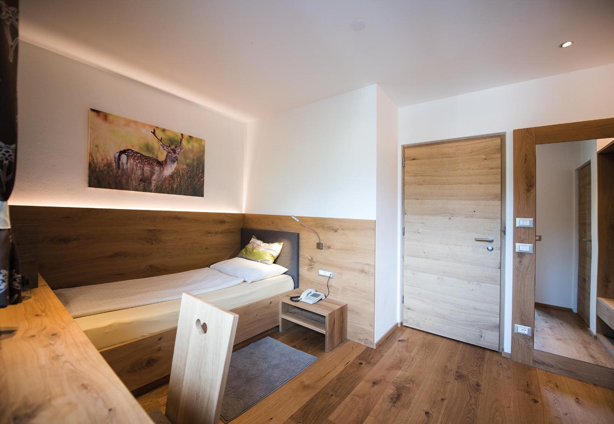 Single Room photo 2