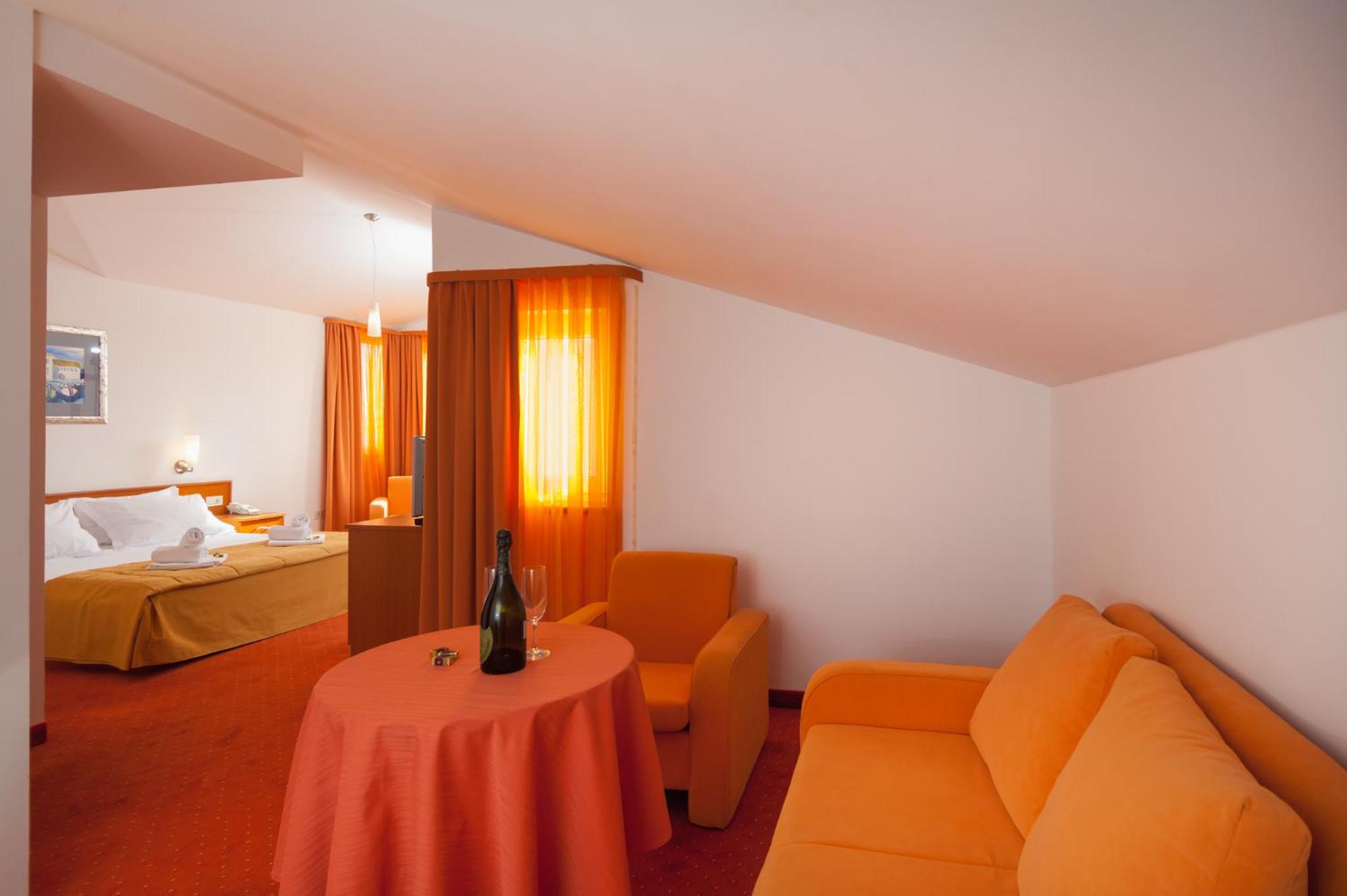 Deluxe Double Room - Photo 3