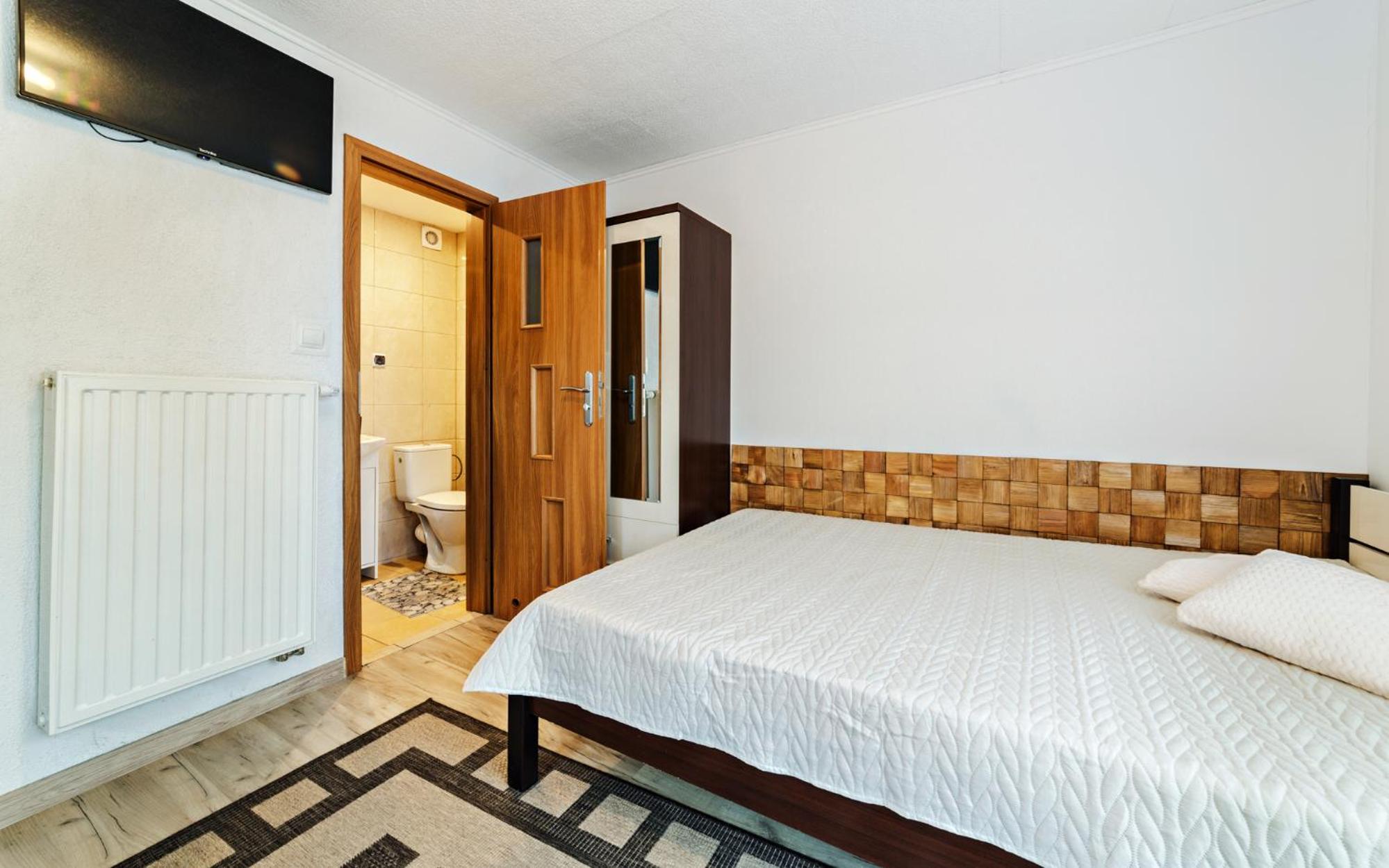 Triple Room with Private Bathroom photo 1