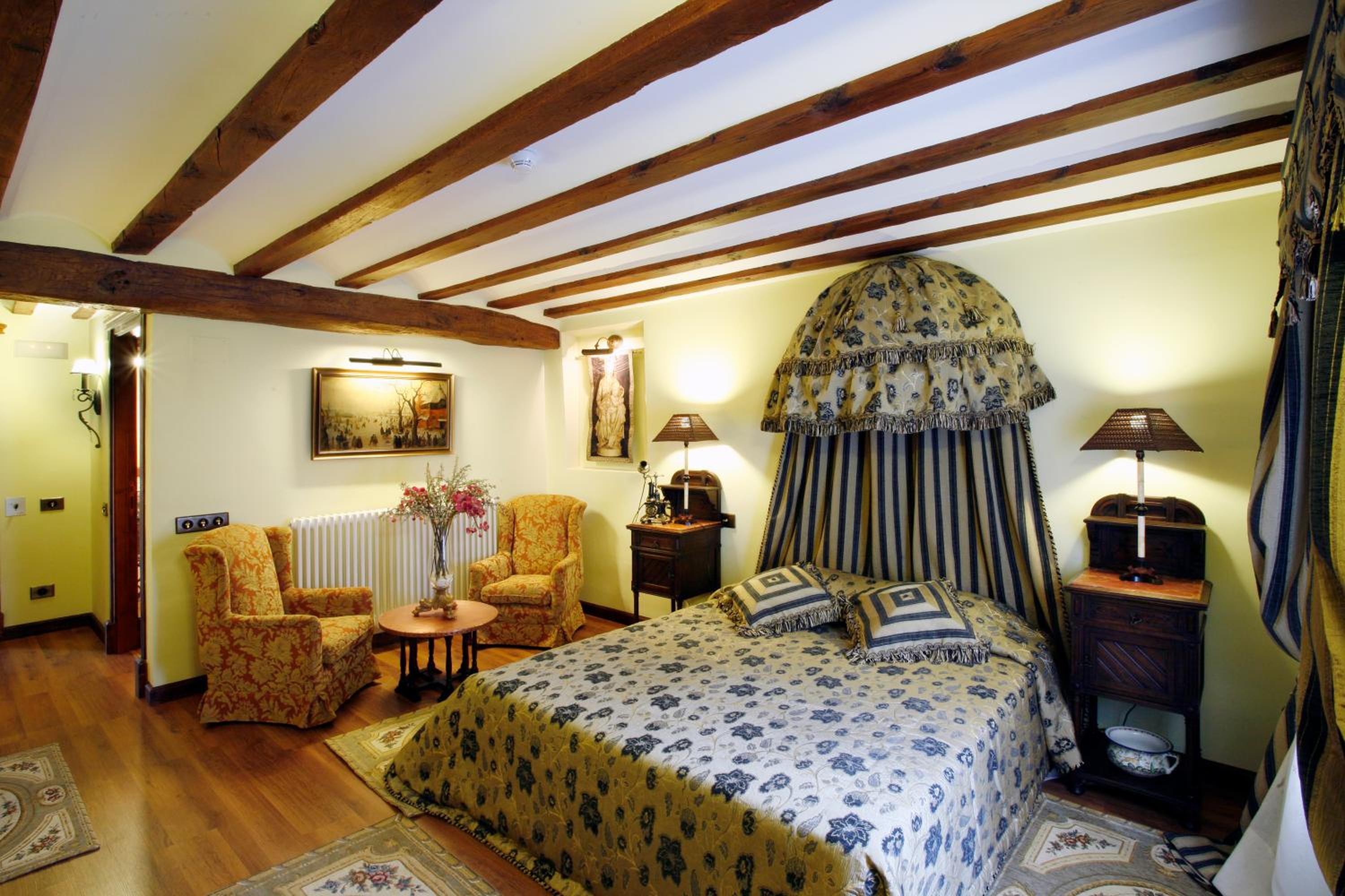 Suite - Photo 2