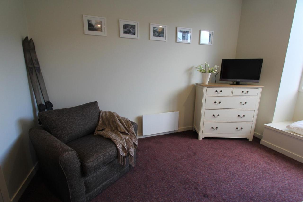 Apartment with Mountain View photo 2