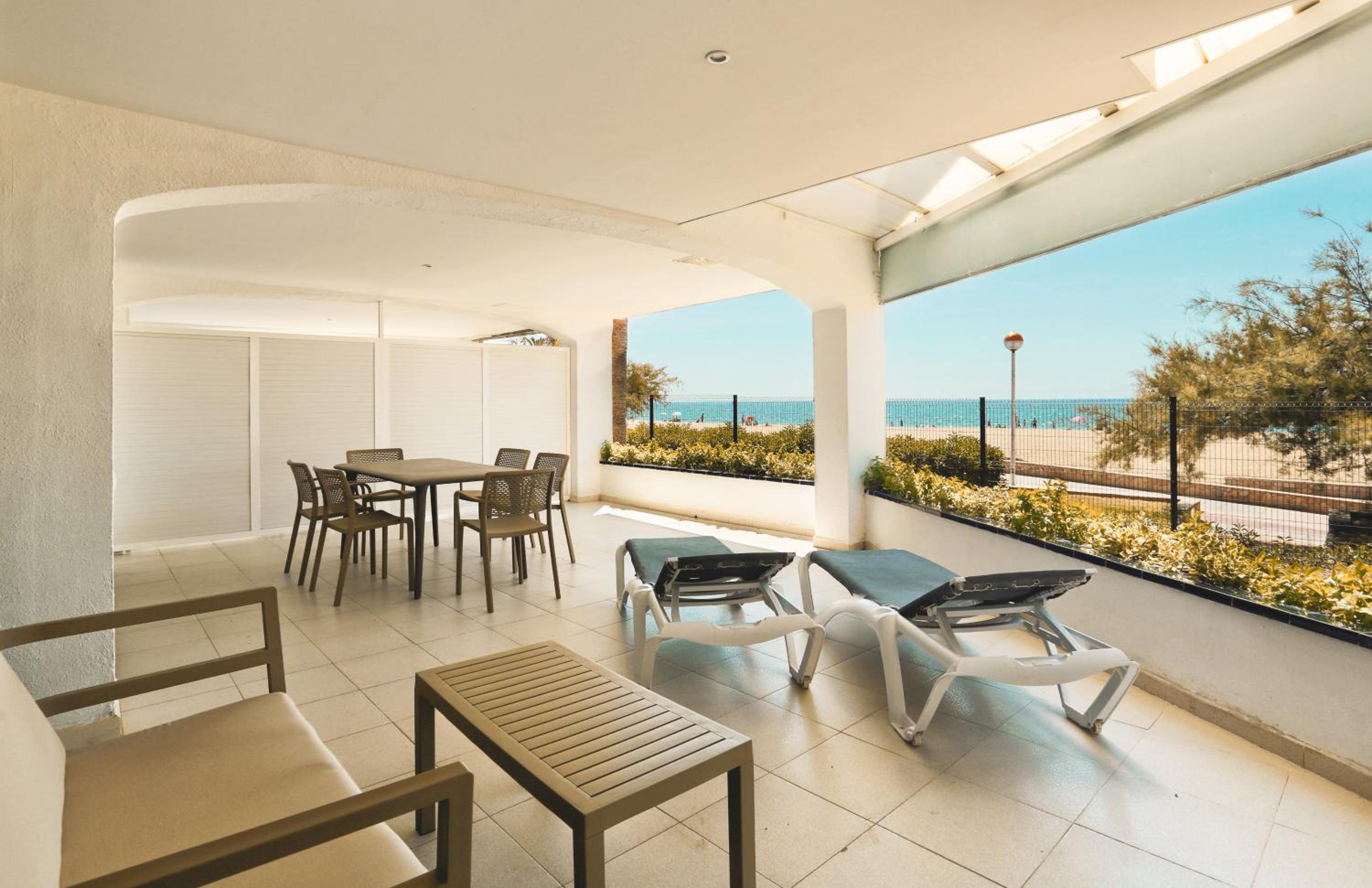 Superior Two-Bedroom Apartment with Sea Views photo 2