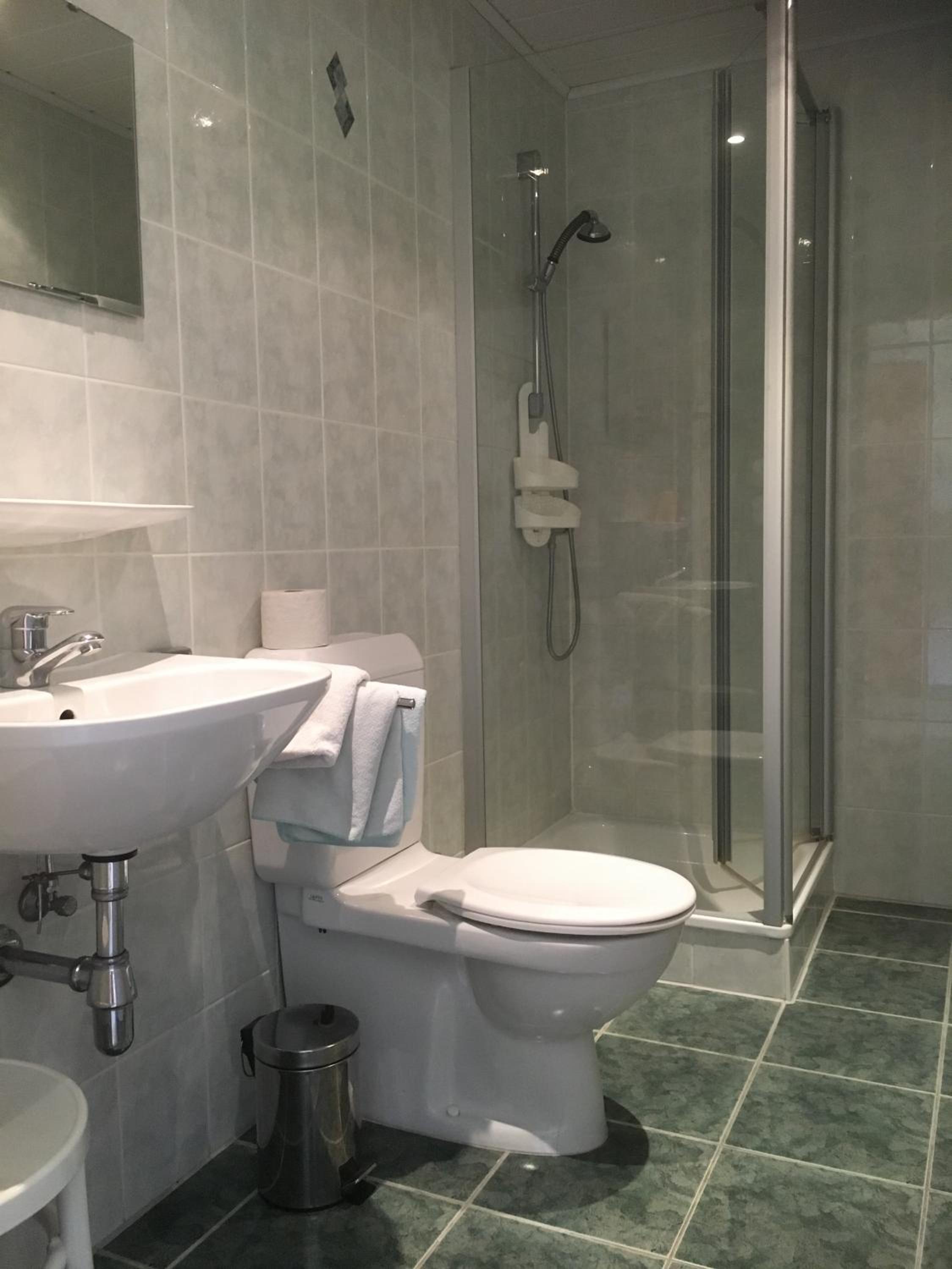 Deluxe Double Room with Shower - Photo 2