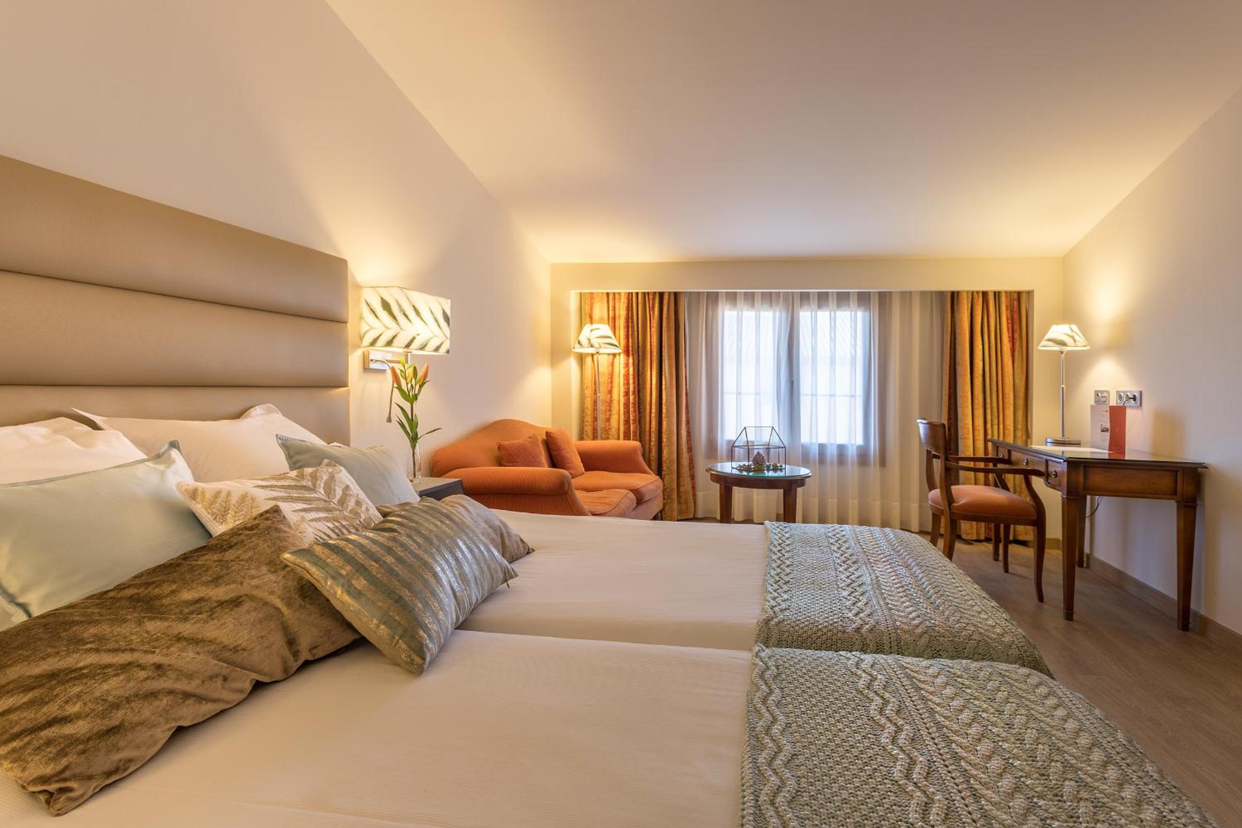 Double or Twin Room - Photo 4
