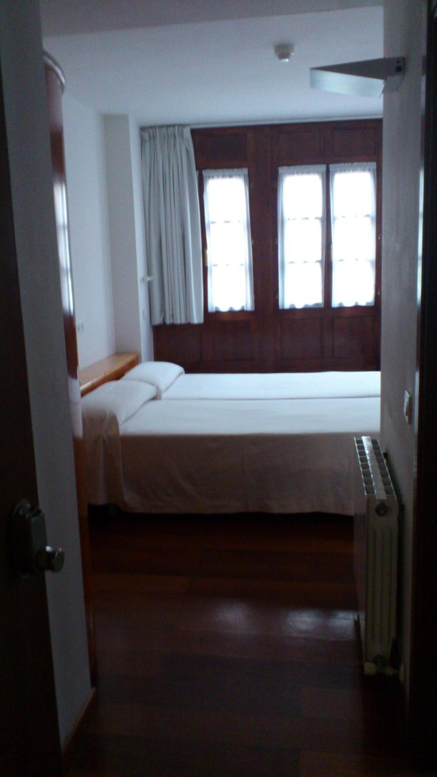 Double or Twin Room - Photo 25