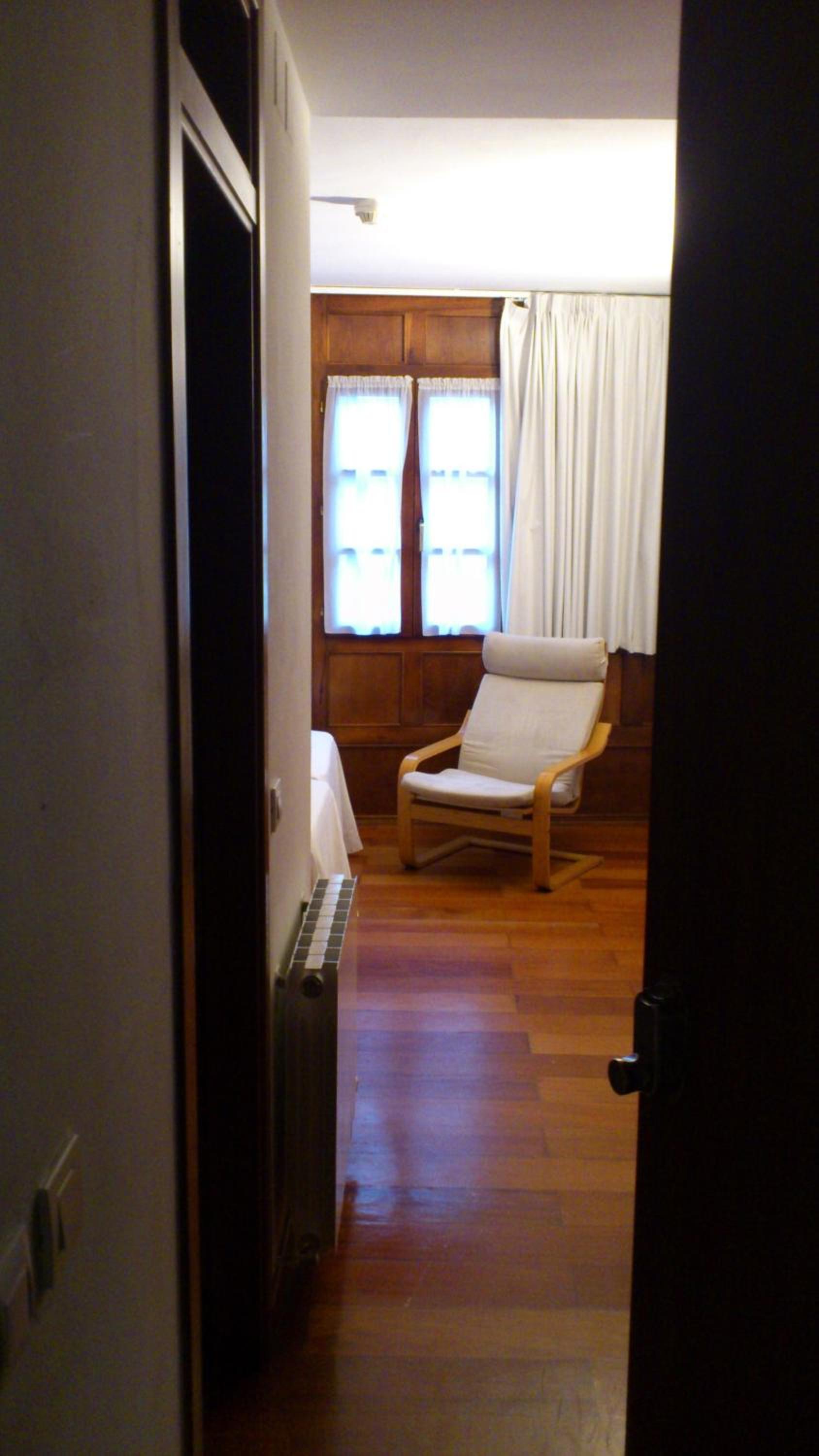 Double or Twin Room - Photo 9