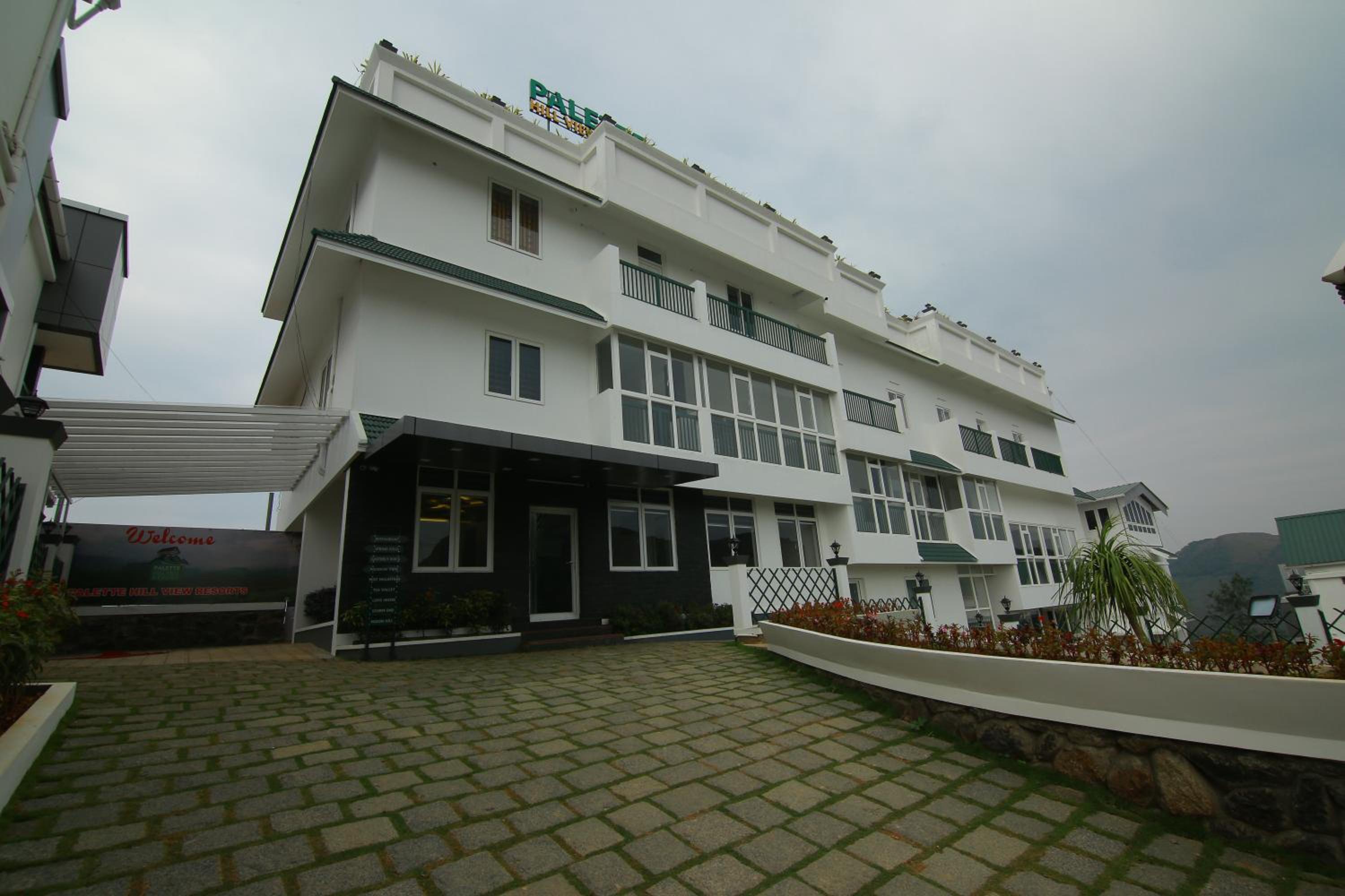 Deluxe Room - Photo 5
