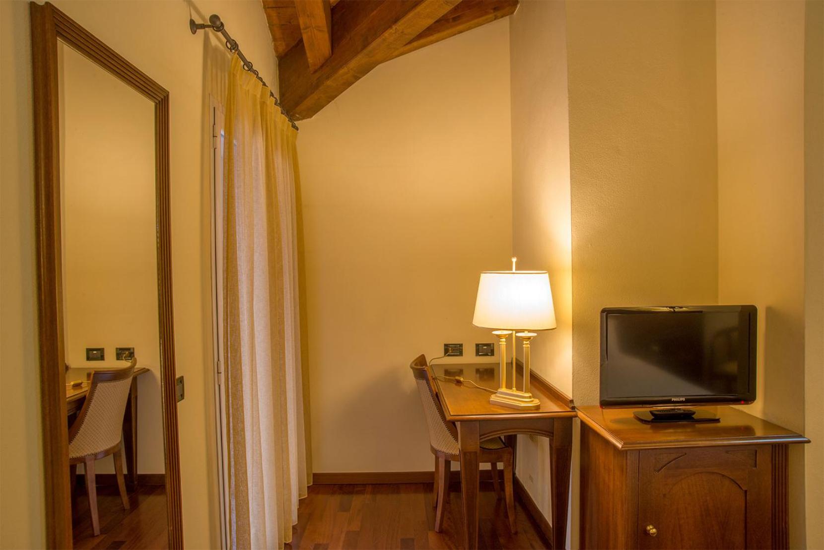 Classic Double or Twin Room photo 3