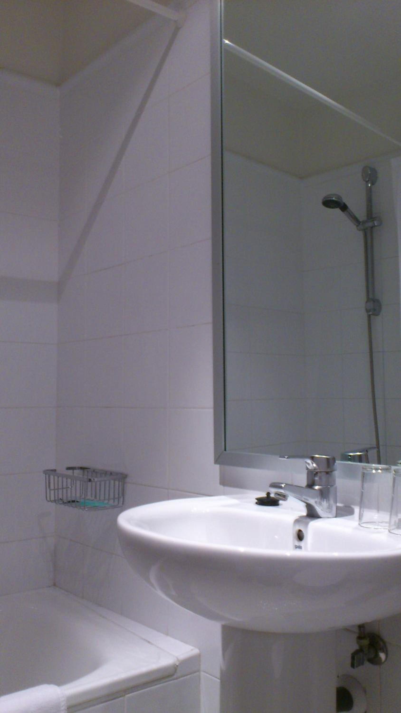 Double or Twin Room - Photo 19