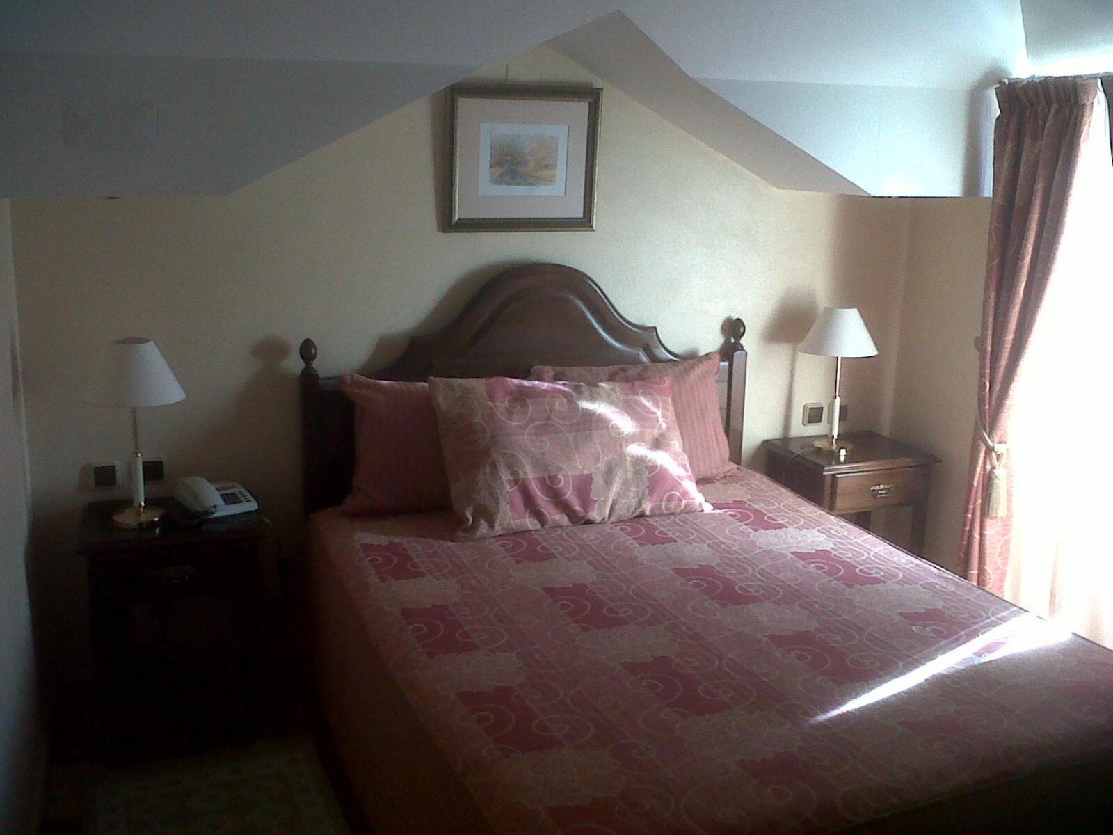 Economy Double Room - Photo 9