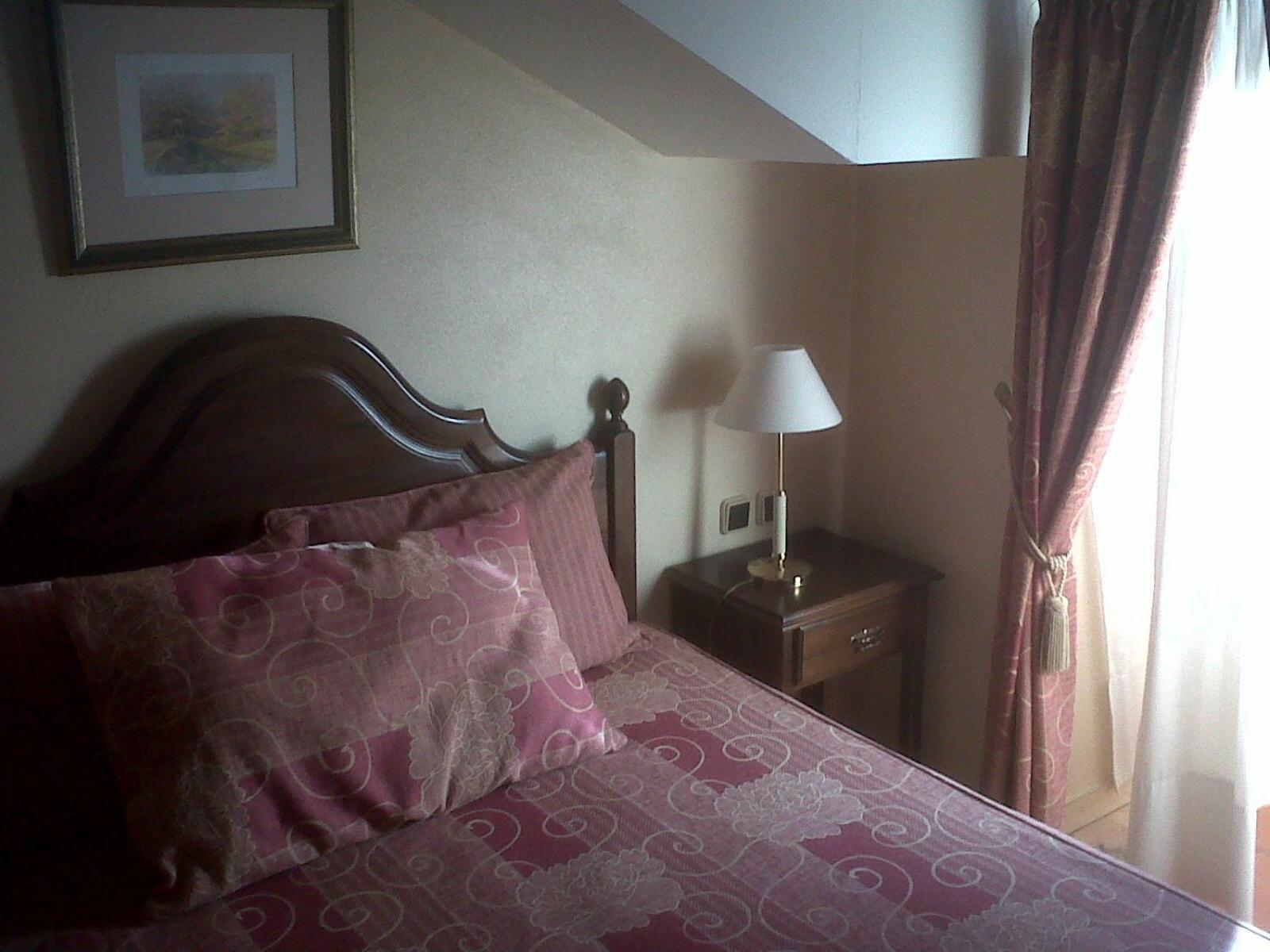 Economy Double Room - Photo 10