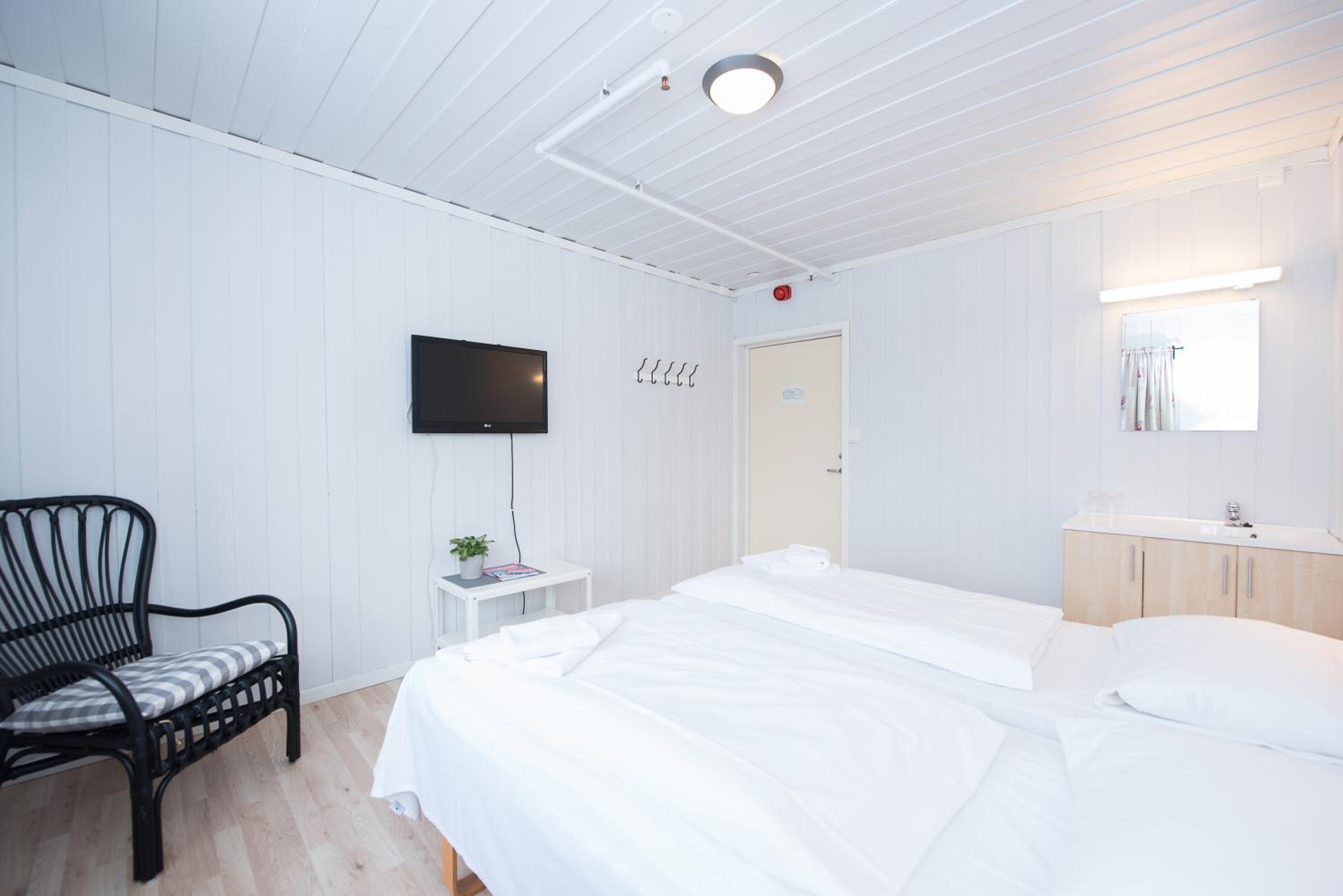 Twin Room with Shared Bathroom - Annex photo 1